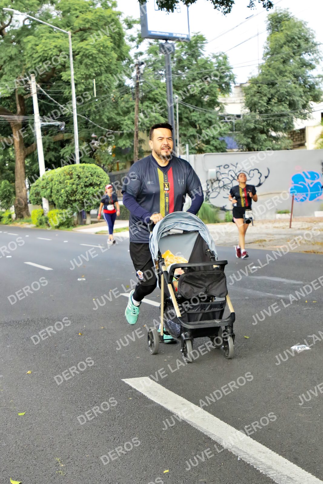 Foto de la X Carrera Leones Negros Red Cola 2026 en Rectoría General de la UdeG, Av. Juárez 976 (meta en Av. Enrique Díaz de León y Pedro Moreno), Guadalajara a las 08:20
