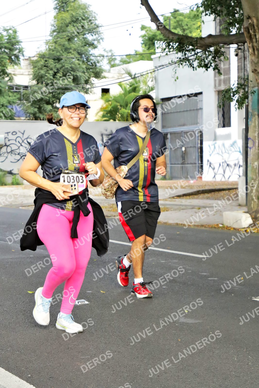 Foto de la X Carrera Leones Negros Red Cola 2026 en Rectoría General de la UdeG, Av. Juárez 976 (meta en Av. Enrique Díaz de León y Pedro Moreno), Guadalajara a las 08:21 · dorsal 10303