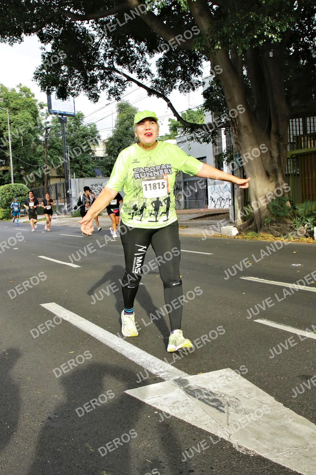 Foto de la X Carrera Leones Negros Red Cola 2026 en Rectoría General de la UdeG, Av. Juárez 976 (meta en Av. Enrique Díaz de León y Pedro Moreno), Guadalajara a las 08:11 · dorsal 11815