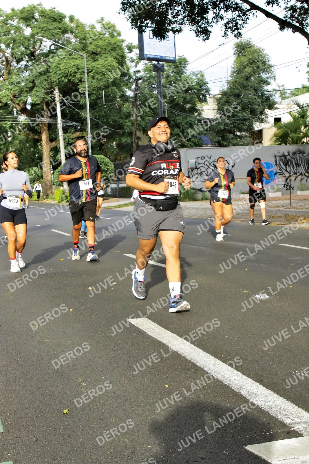 Foto de la X Carrera Leones Negros Red Cola 2026 en Rectoría General de la UdeG, Av. Juárez 976 (meta en Av. Enrique Díaz de León y Pedro Moreno), Guadalajara a las 08:10 · dorsal 6912, 742, 48, 11522