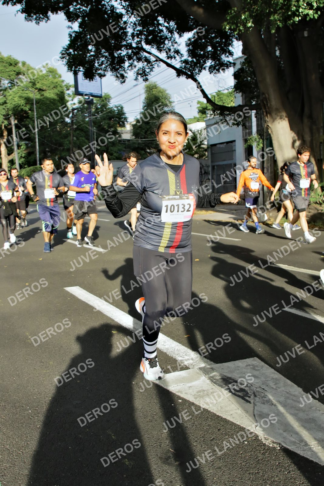 Foto de la X Carrera Leones Negros Red Cola 2026 en Rectoría General de la UdeG, Av. Juárez 976 (meta en Av. Enrique Díaz de León y Pedro Moreno), Guadalajara a las 07:59 · dorsal 10132
