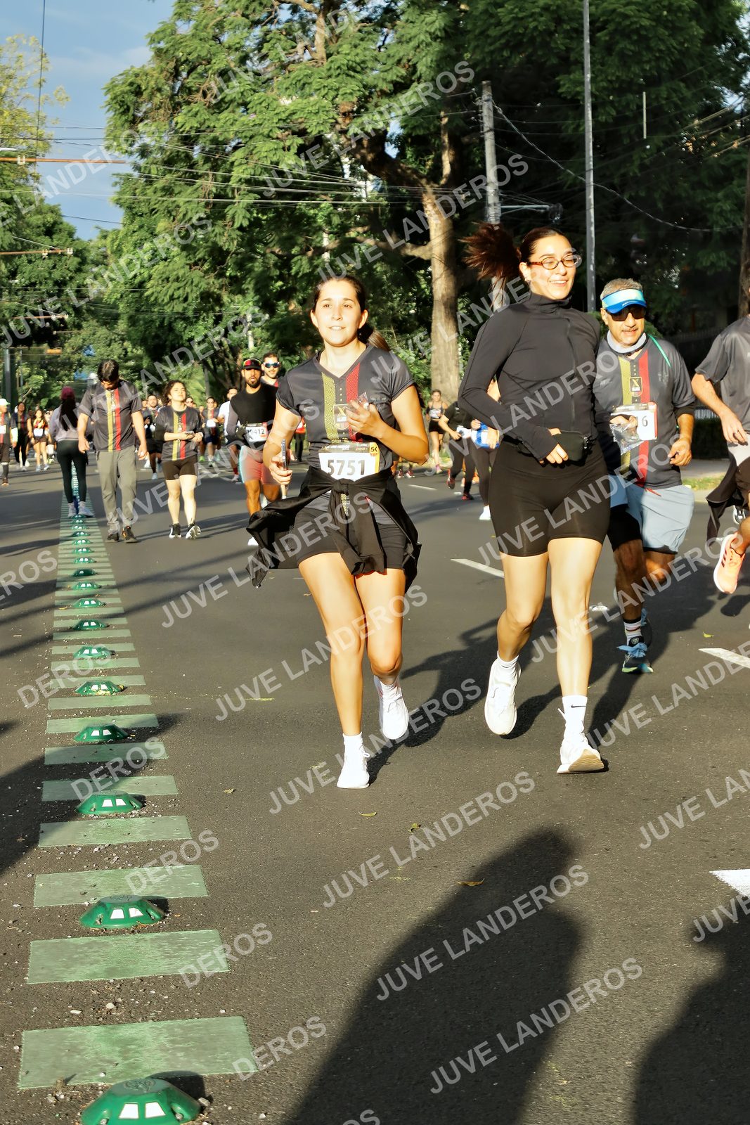 Foto de la X Carrera Leones Negros Red Cola 2026 en Rectoría General de la UdeG, Av. Juárez 976 (meta en Av. Enrique Díaz de León y Pedro Moreno), Guadalajara a las 07:41 · dorsal 5751
