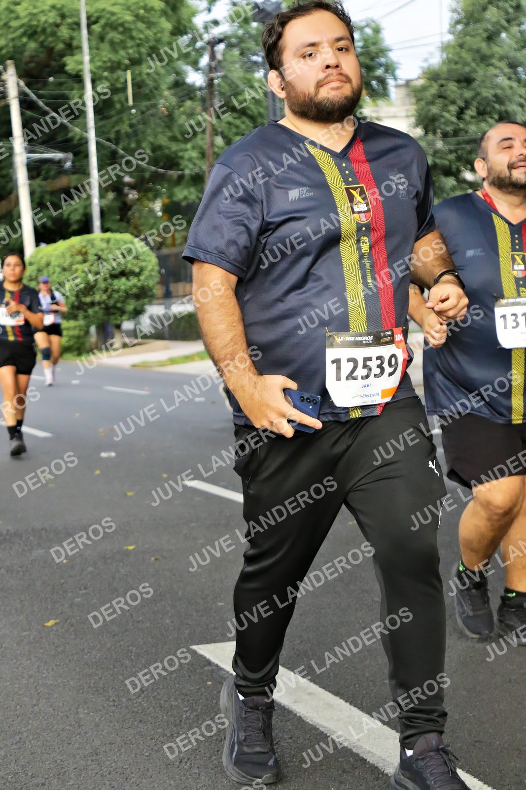Foto de la X Carrera Leones Negros Red Cola 2026 en Rectoría General de la UdeG, Av. Juárez 976 (meta en Av. Enrique Díaz de León y Pedro Moreno), Guadalajara a las 08:16 · dorsal 12539, 131