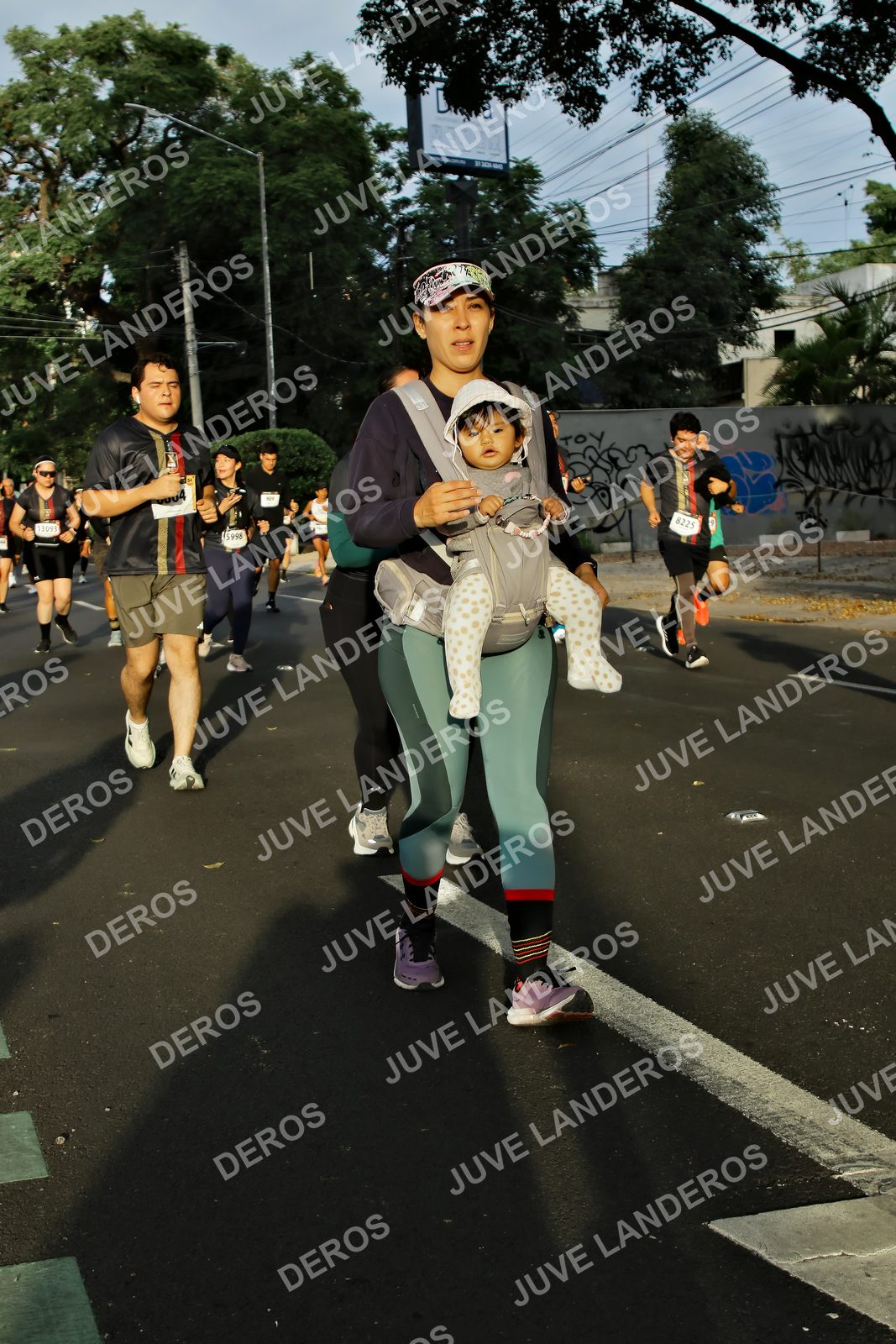 Foto de la X Carrera Leones Negros Red Cola 2026 en Rectoría General de la UdeG, Av. Juárez 976 (meta en Av. Enrique Díaz de León y Pedro Moreno), Guadalajara a las 07:34 · dorsal 8225
