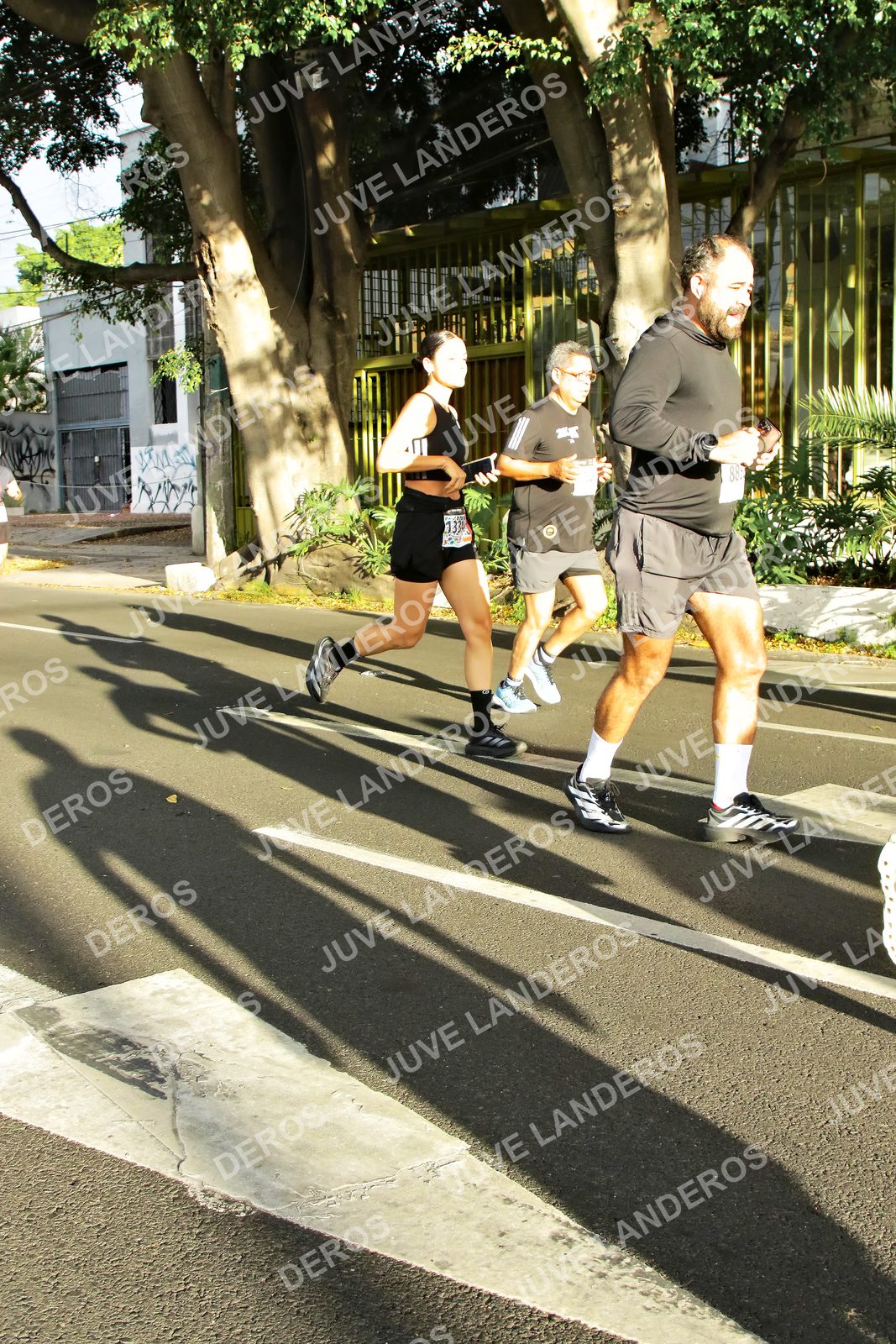 Foto de la X Carrera Leones Negros Red Cola 2026 en Rectoría General de la UdeG, Av. Juárez 976 (meta en Av. Enrique Díaz de León y Pedro Moreno), Guadalajara a las 07:47