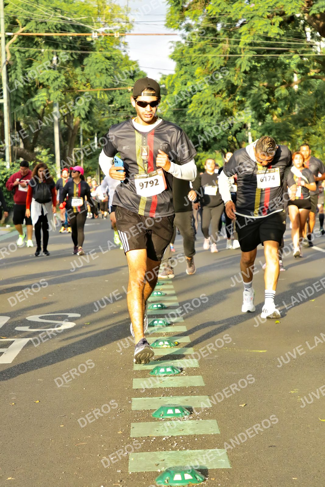 Foto de la X Carrera Leones Negros Red Cola 2026 en Rectoría General de la UdeG, Av. Juárez 976 (meta en Av. Enrique Díaz de León y Pedro Moreno), Guadalajara a las 07:35 · dorsal 9792, 6174