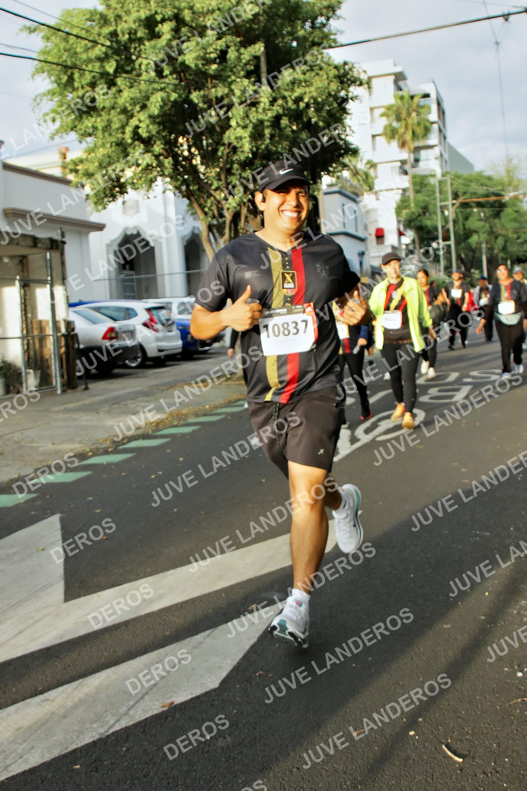 Foto de la X Carrera Leones Negros Red Cola 2026 en Rectoría General de la UdeG, Av. Juárez 976 (meta en Av. Enrique Díaz de León y Pedro Moreno), Guadalajara a las 07:34 · dorsal 10837