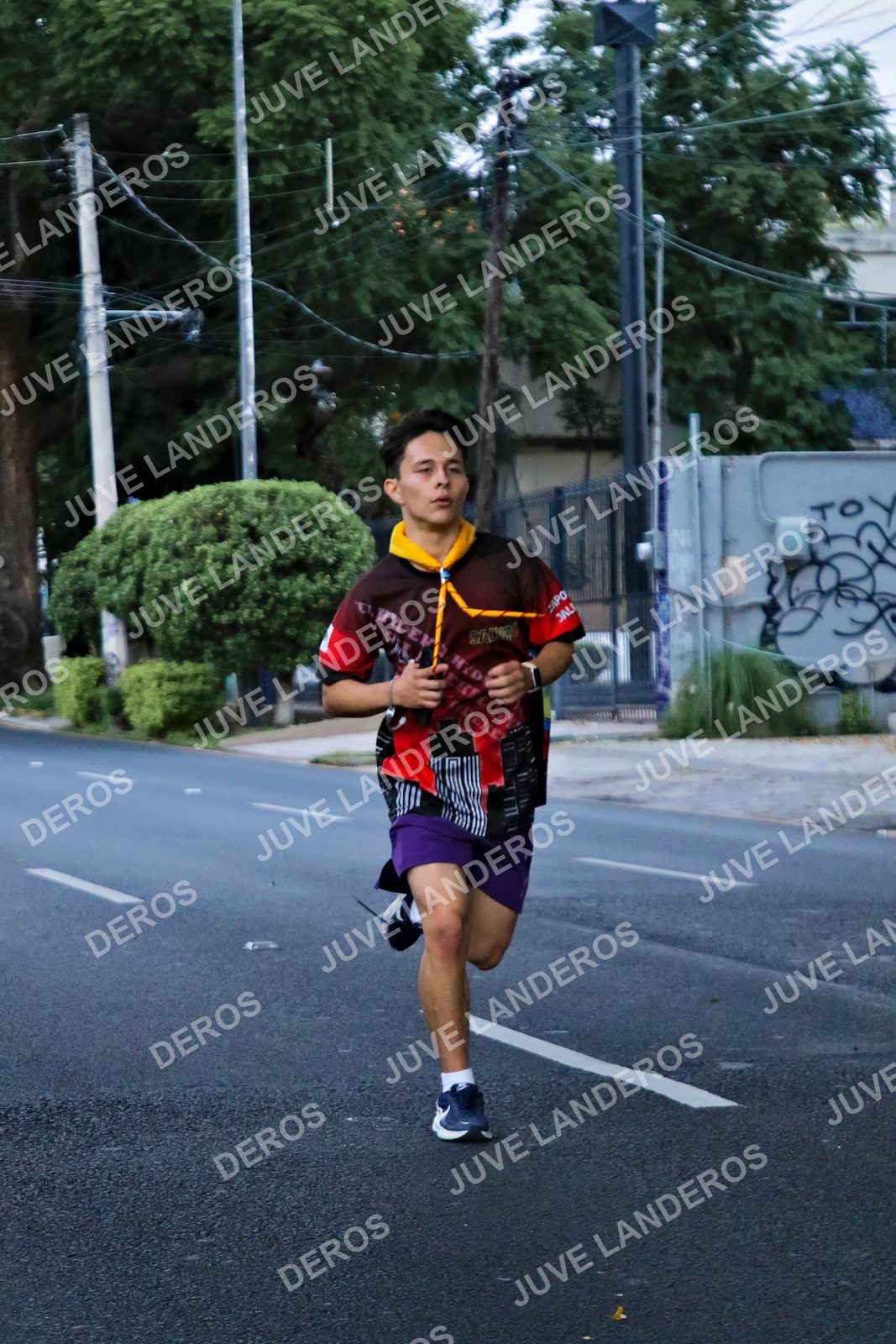 Foto de la X Carrera Leones Negros Red Cola 2026 en Rectoría General de la UdeG, Av. Juárez 976 (meta en Av. Enrique Díaz de León y Pedro Moreno), Guadalajara a las 04:55