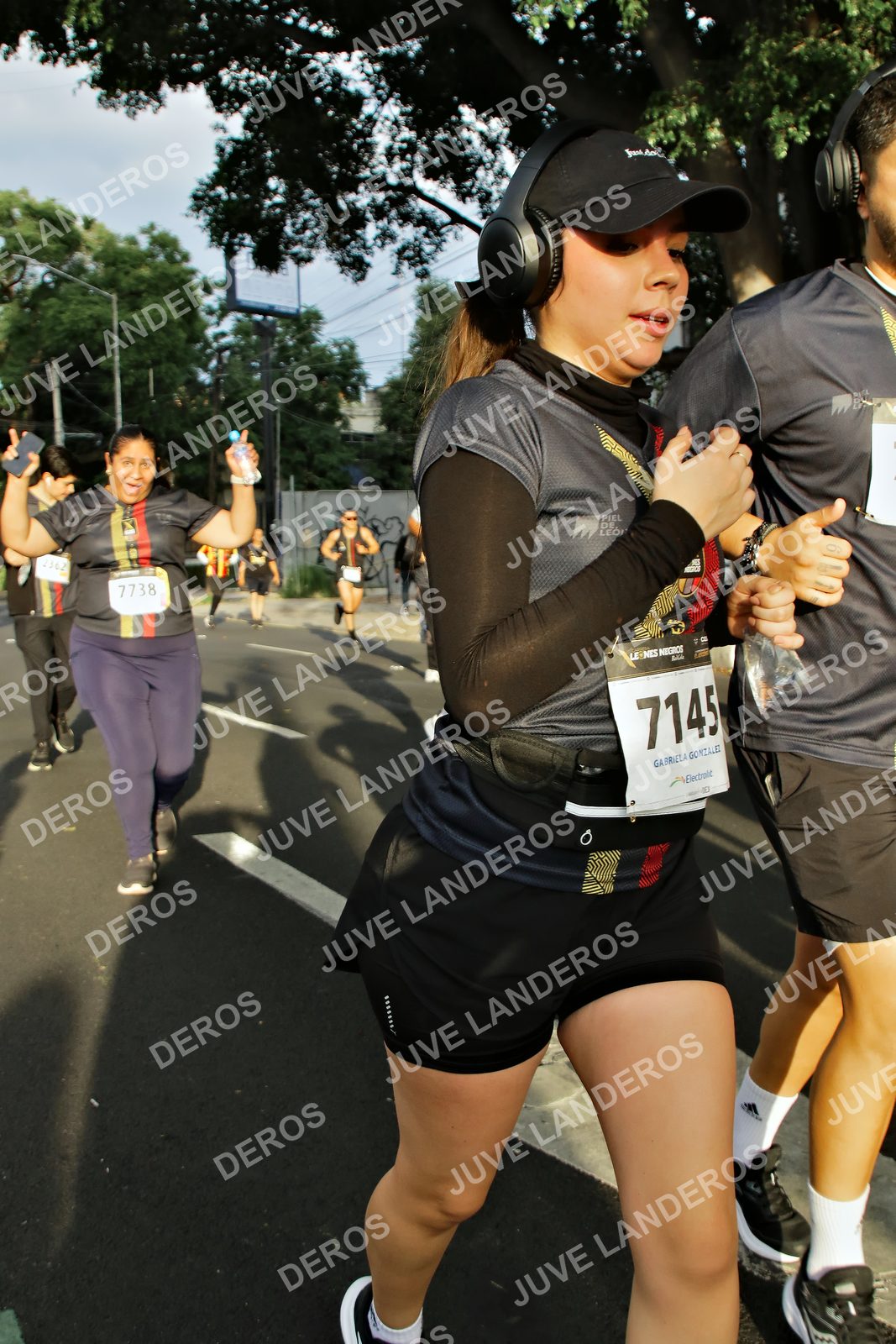 Foto de la X Carrera Leones Negros Red Cola 2026 en Rectoría General de la UdeG, Av. Juárez 976 (meta en Av. Enrique Díaz de León y Pedro Moreno), Guadalajara a las 07:35 · dorsal 7145, 7738
