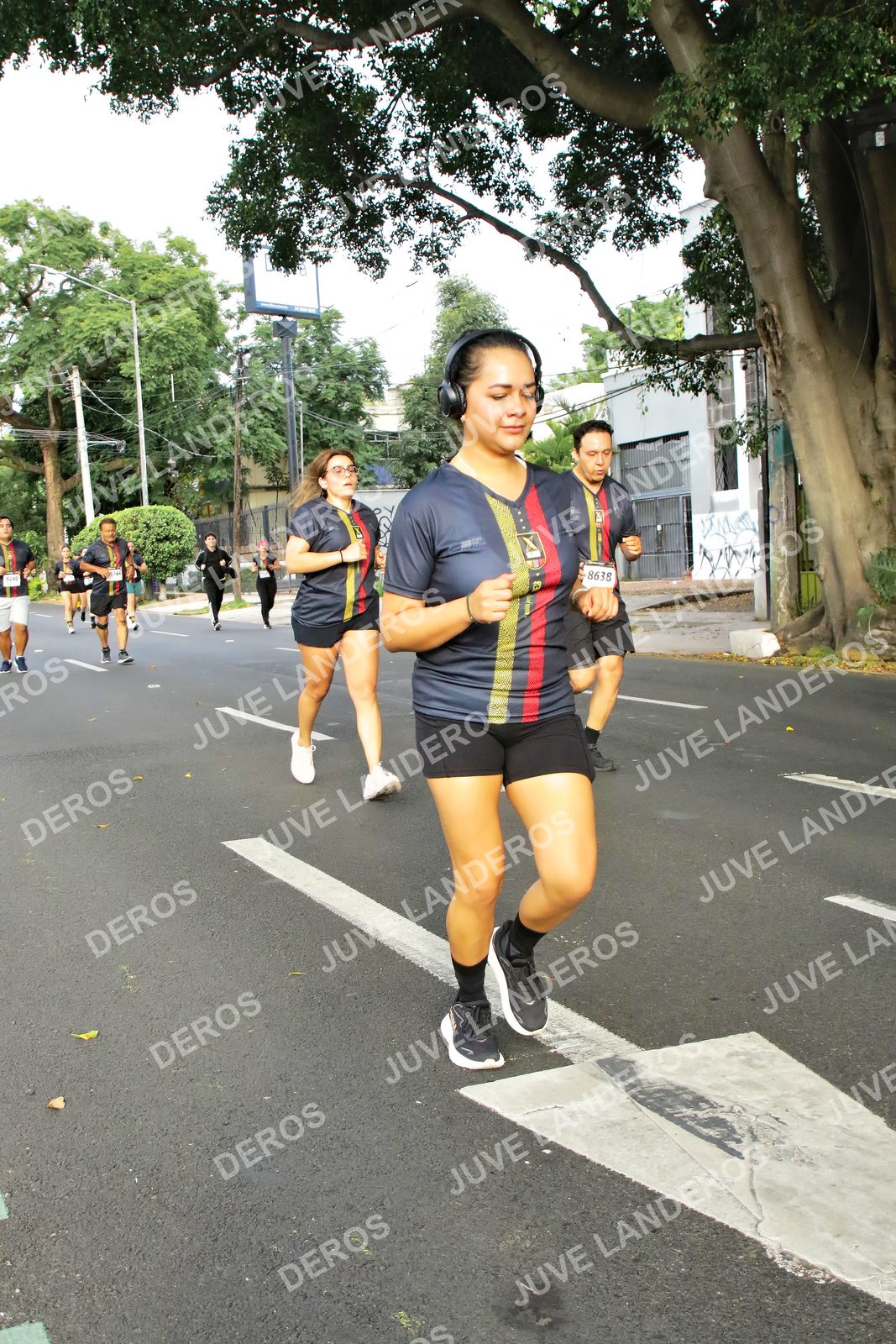 Foto de la X Carrera Leones Negros Red Cola 2026 en Rectoría General de la UdeG, Av. Juárez 976 (meta en Av. Enrique Díaz de León y Pedro Moreno), Guadalajara a las 08:07 · dorsal 8638