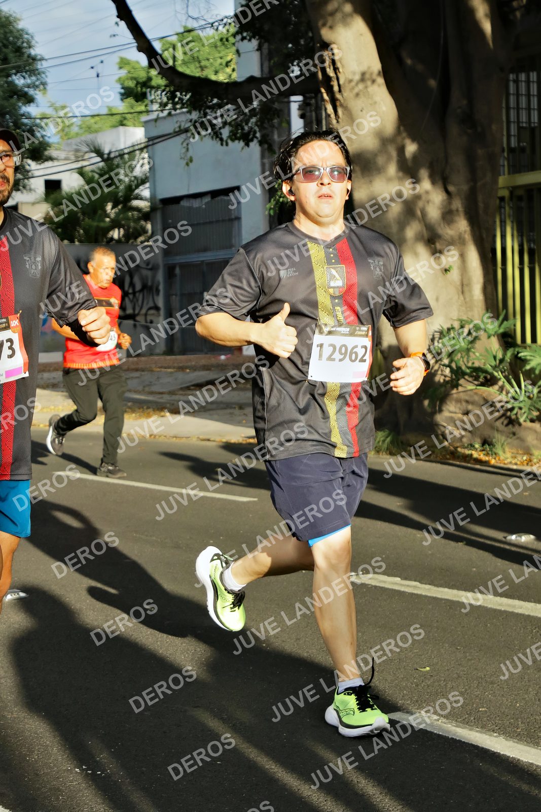 Foto de la X Carrera Leones Negros Red Cola 2026 en Rectoría General de la UdeG, Av. Juárez 976 (meta en Av. Enrique Díaz de León y Pedro Moreno), Guadalajara a las 07:41 · dorsal 12962