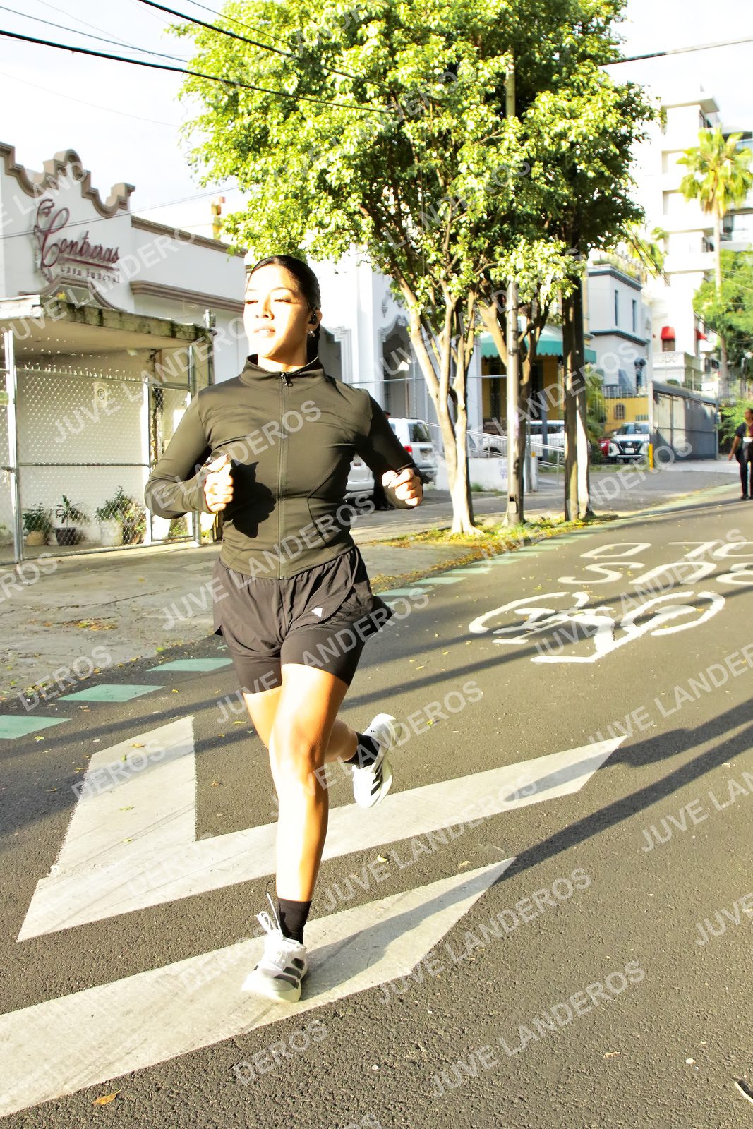 Foto de la X Carrera Leones Negros Red Cola 2026 en Rectoría General de la UdeG, Av. Juárez 976 (meta en Av. Enrique Díaz de León y Pedro Moreno), Guadalajara a las 07:44
