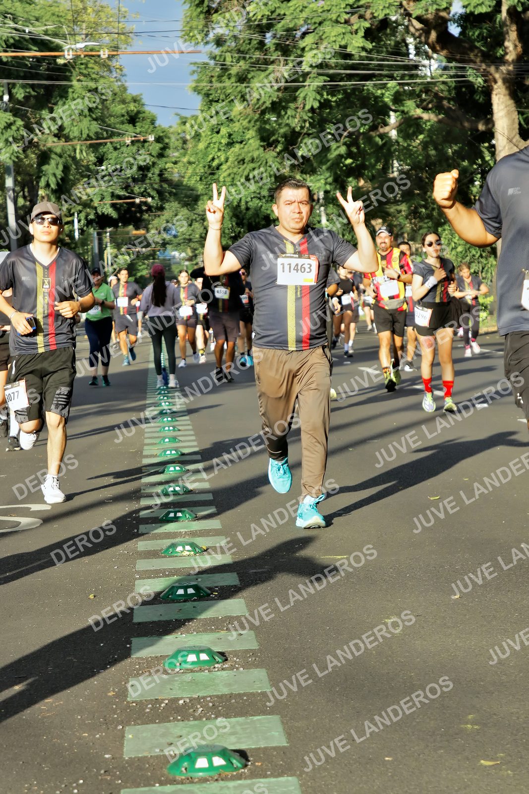 Foto de la X Carrera Leones Negros Red Cola 2026 en Rectoría General de la UdeG, Av. Juárez 976 (meta en Av. Enrique Díaz de León y Pedro Moreno), Guadalajara a las 07:54 · dorsal 11463