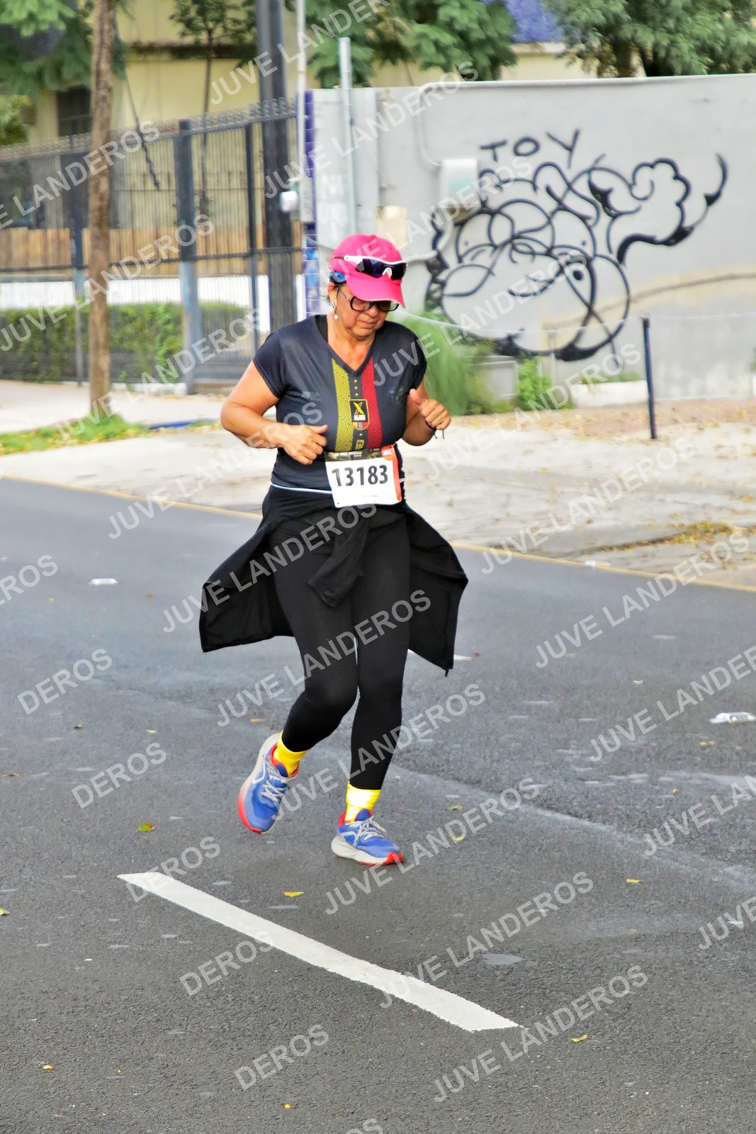 Foto de la X Carrera Leones Negros Red Cola 2026 en Rectoría General de la UdeG, Av. Juárez 976 (meta en Av. Enrique Díaz de León y Pedro Moreno), Guadalajara a las 08:22 · dorsal 13183
