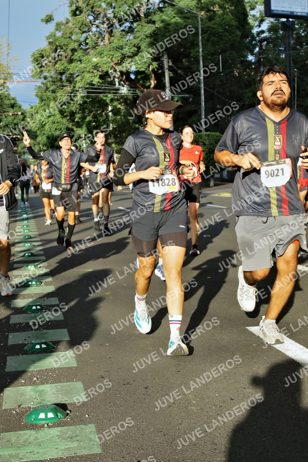 Foto de la X Carrera Leones Negros Red Cola 2026 en Rectoría General de la UdeG, Av. Juárez 976 (meta en Av. Enrique Díaz de León y Pedro Moreno), Guadalajara a las 07:50 · dorsal 9021, 11828