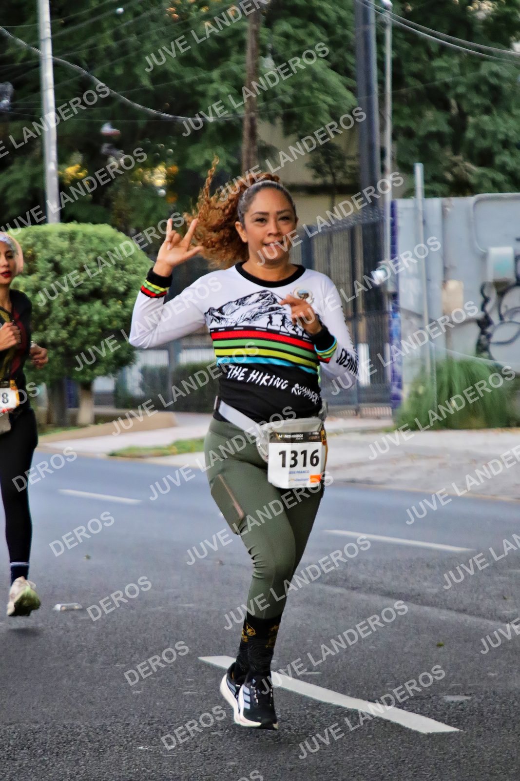 Foto de la X Carrera Leones Negros Red Cola 2026 en Rectoría General de la UdeG, Av. Juárez 976 (meta en Av. Enrique Díaz de León y Pedro Moreno), Guadalajara a las 04:57 · dorsal 1316