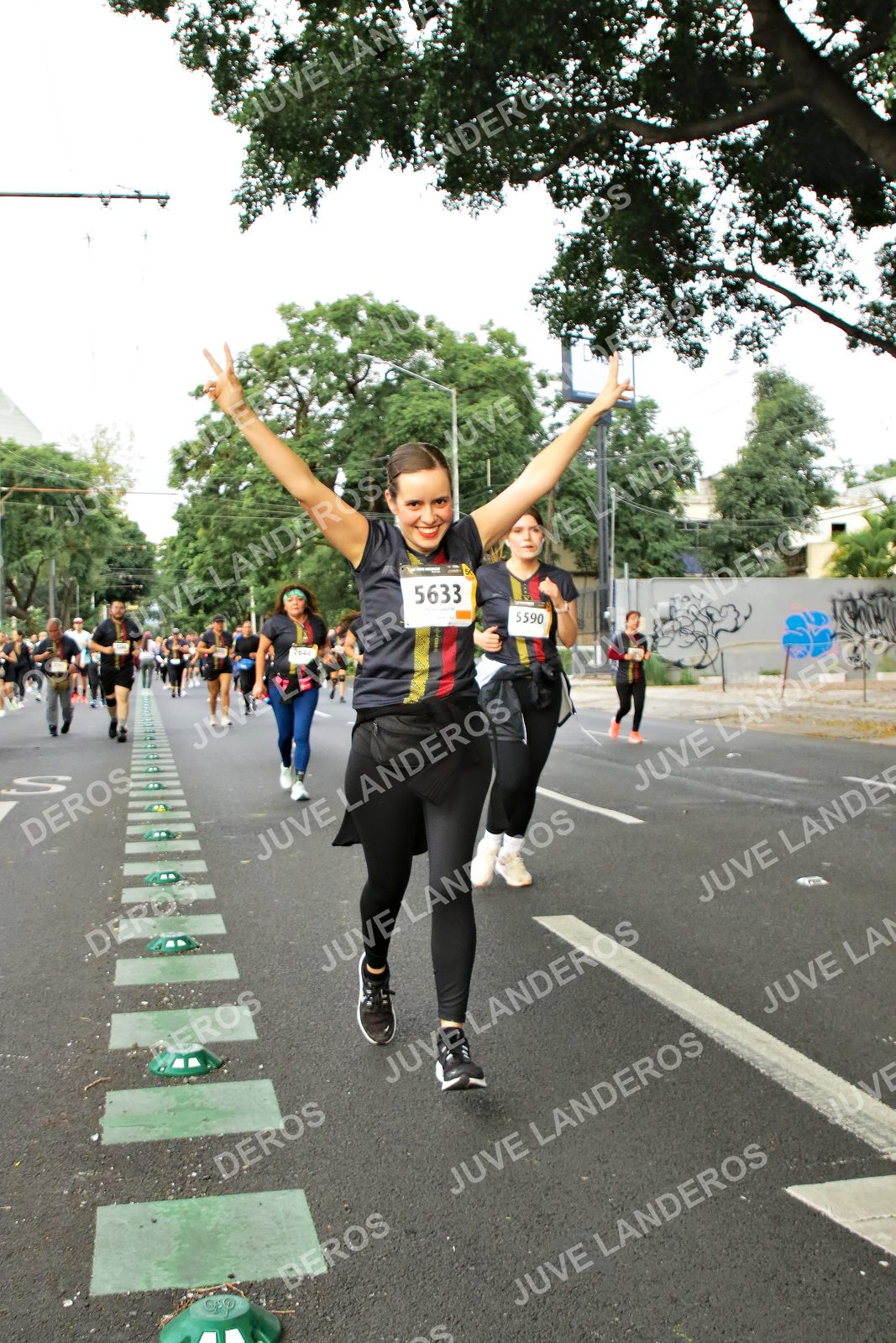 Foto de la X Carrera Leones Negros Red Cola 2026 en Rectoría General de la UdeG, Av. Juárez 976 (meta en Av. Enrique Díaz de León y Pedro Moreno), Guadalajara a las 07:20 · dorsal 5633, 5590