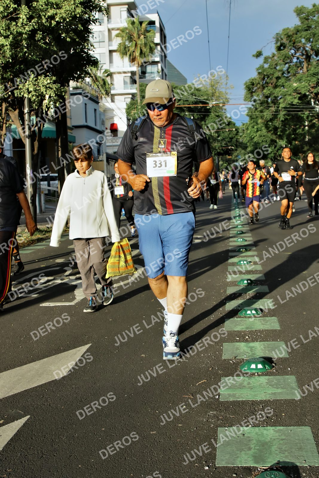 Foto de la X Carrera Leones Negros Red Cola 2026 en Rectoría General de la UdeG, Av. Juárez 976 (meta en Av. Enrique Díaz de León y Pedro Moreno), Guadalajara a las 07:45 · dorsal 331