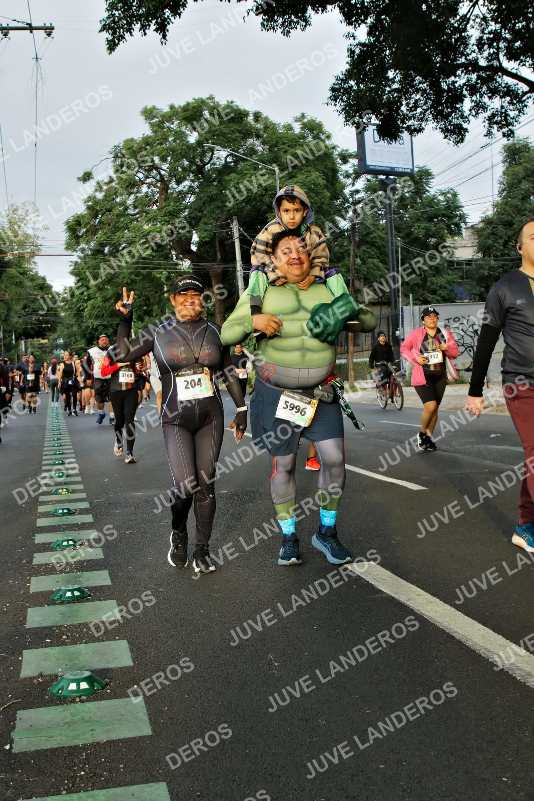 Foto de la X Carrera Leones Negros Red Cola 2026 en Rectoría General de la UdeG, Av. Juárez 976 (meta en Av. Enrique Díaz de León y Pedro Moreno), Guadalajara a las 07:22 · dorsal 204, 5996, 3160, 912