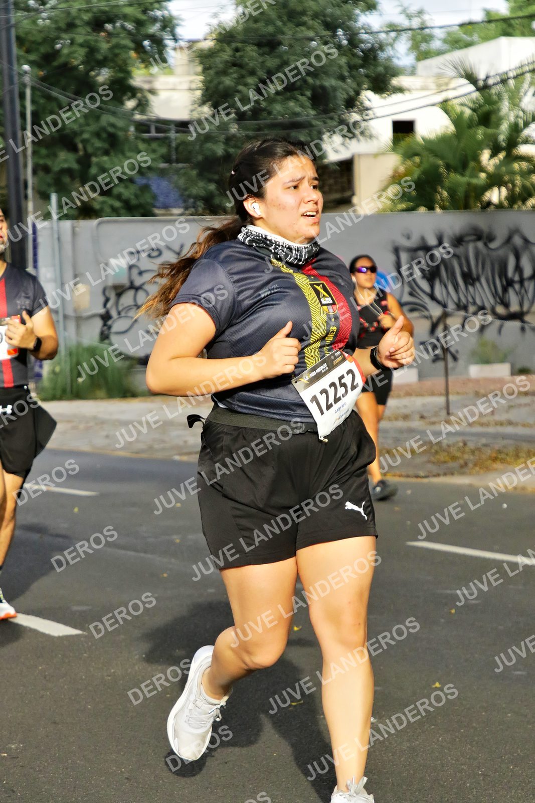 Foto de la X Carrera Leones Negros Red Cola 2026 en Rectoría General de la UdeG, Av. Juárez 976 (meta en Av. Enrique Díaz de León y Pedro Moreno), Guadalajara a las 08:12 · dorsal 12252