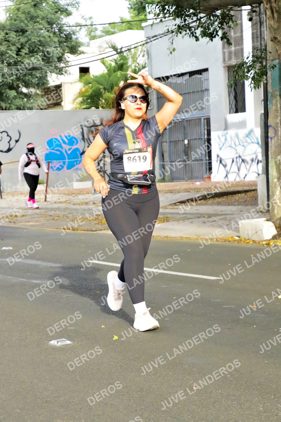 Foto de la X Carrera Leones Negros Red Cola 2026 en Rectoría General de la UdeG, Av. Juárez 976 (meta en Av. Enrique Díaz de León y Pedro Moreno), Guadalajara a las 08:13 · dorsal 8619
