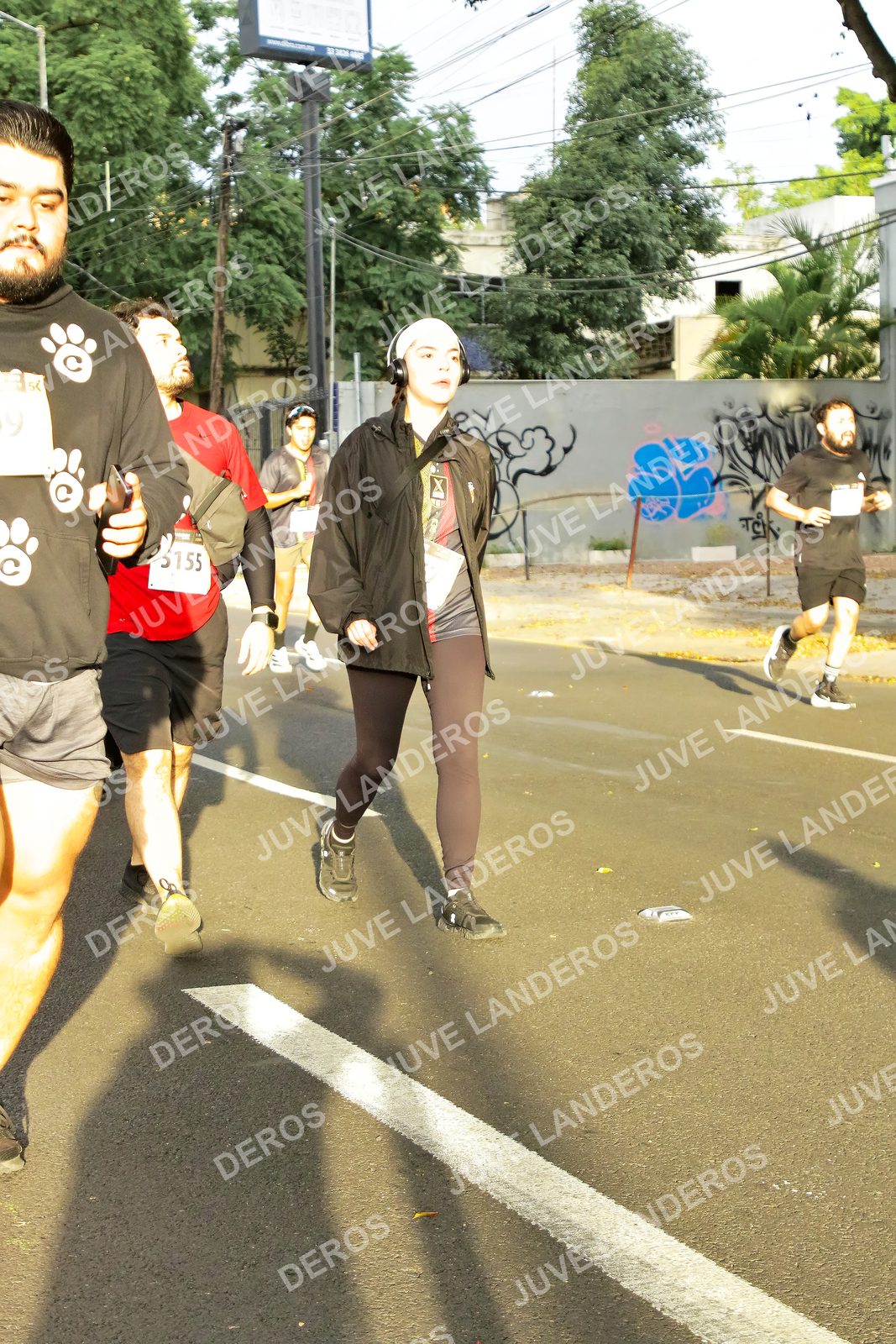 Foto de la X Carrera Leones Negros Red Cola 2026 en Rectoría General de la UdeG, Av. Juárez 976 (meta en Av. Enrique Díaz de León y Pedro Moreno), Guadalajara a las 07:35 · dorsal 5155