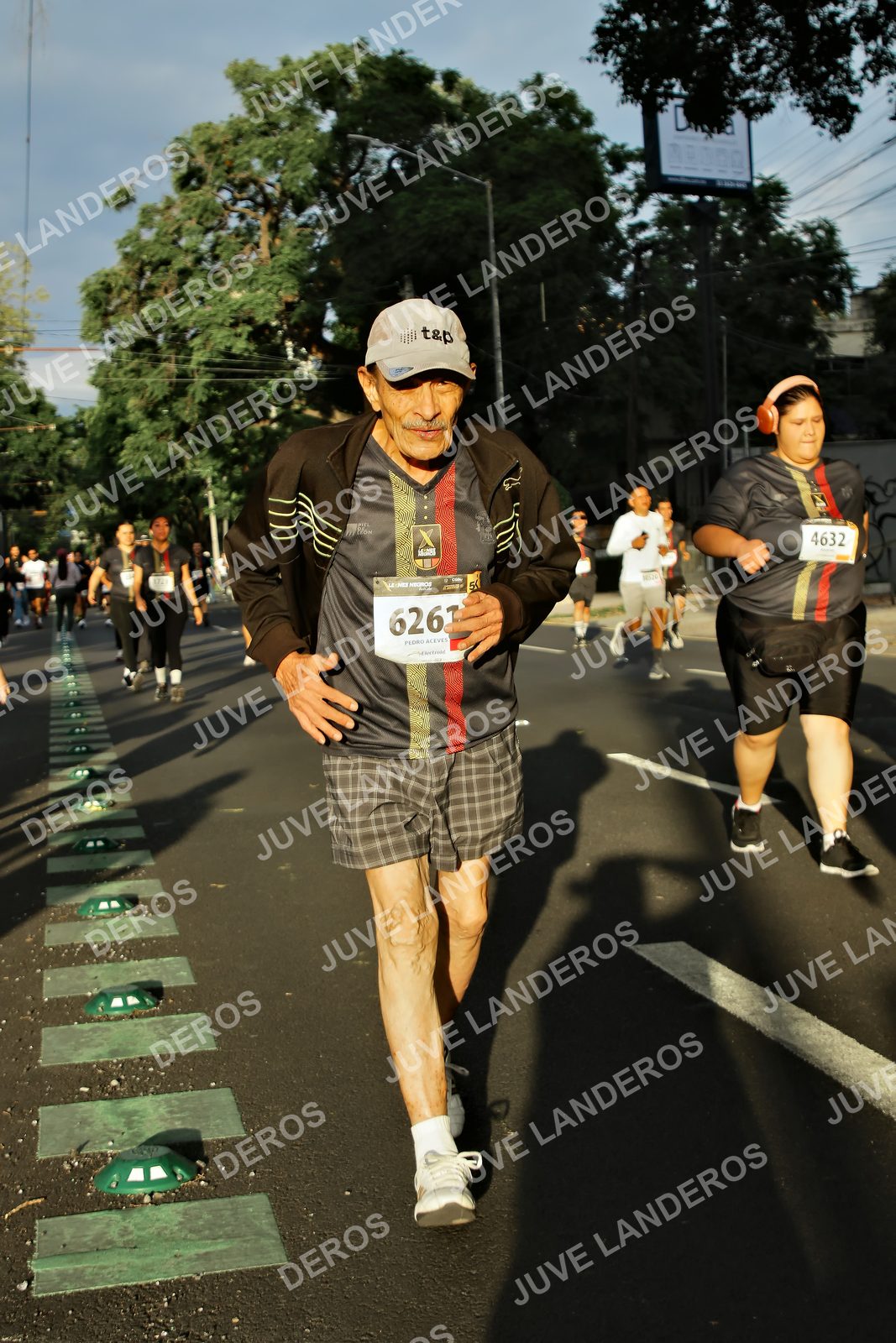 Foto de la X Carrera Leones Negros Red Cola 2026 en Rectoría General de la UdeG, Av. Juárez 976 (meta en Av. Enrique Díaz de León y Pedro Moreno), Guadalajara a las 07:29 · dorsal 4632, 6261