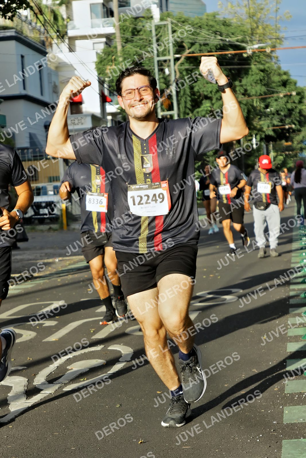 Foto de la X Carrera Leones Negros Red Cola 2026 en Rectoría General de la UdeG, Av. Juárez 976 (meta en Av. Enrique Díaz de León y Pedro Moreno), Guadalajara a las 07:53 · dorsal 12249, 8336