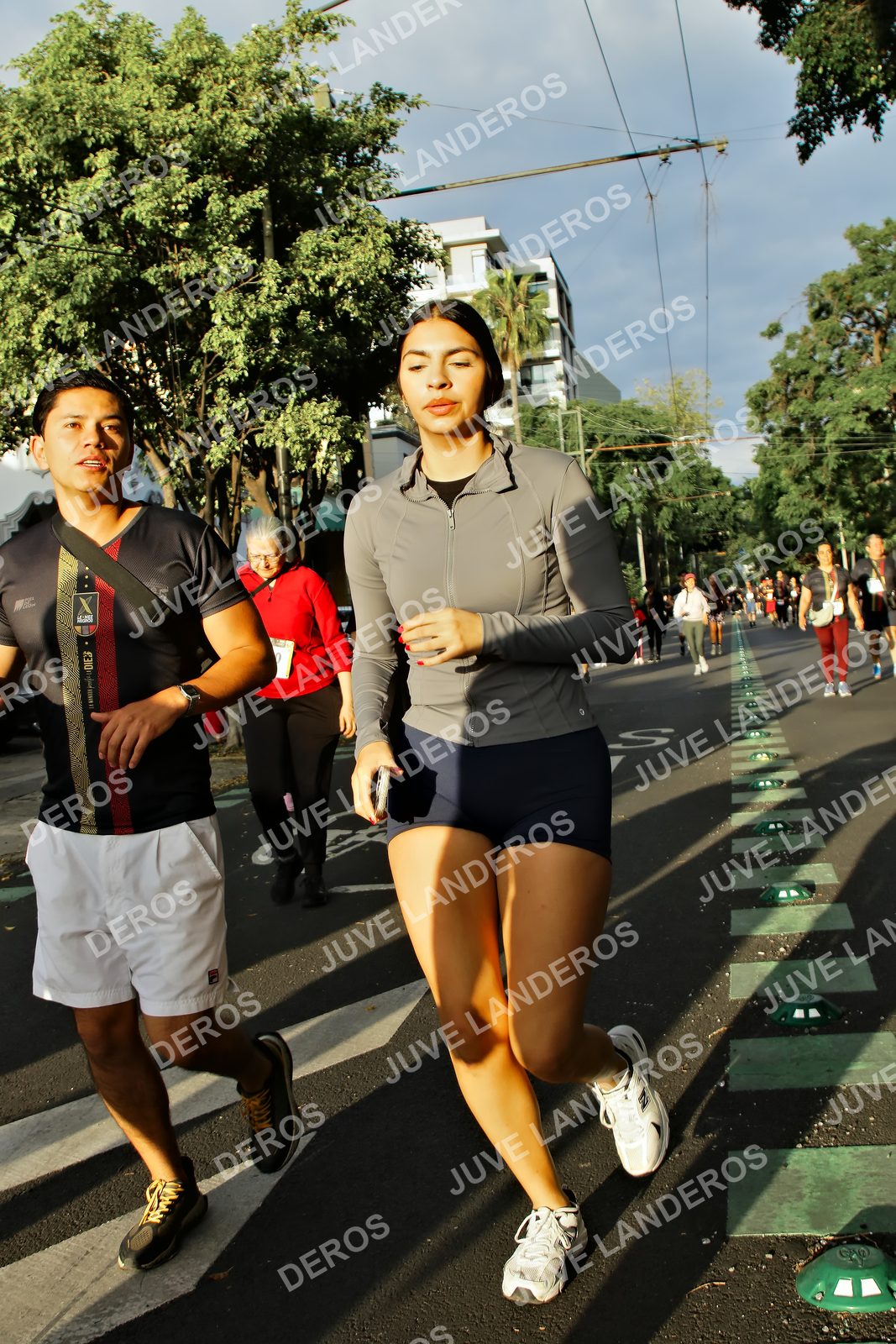 Foto de la X Carrera Leones Negros Red Cola 2026 en Rectoría General de la UdeG, Av. Juárez 976 (meta en Av. Enrique Díaz de León y Pedro Moreno), Guadalajara a las 07:29