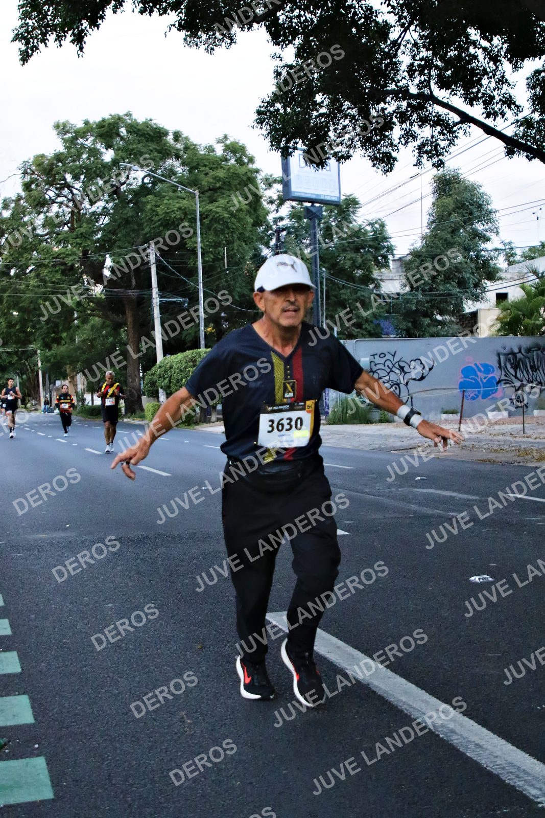 Foto de la X Carrera Leones Negros Red Cola 2026 en Rectoría General de la UdeG, Av. Juárez 976 (meta en Av. Enrique Díaz de León y Pedro Moreno), Guadalajara a las 04:55 · dorsal 3630