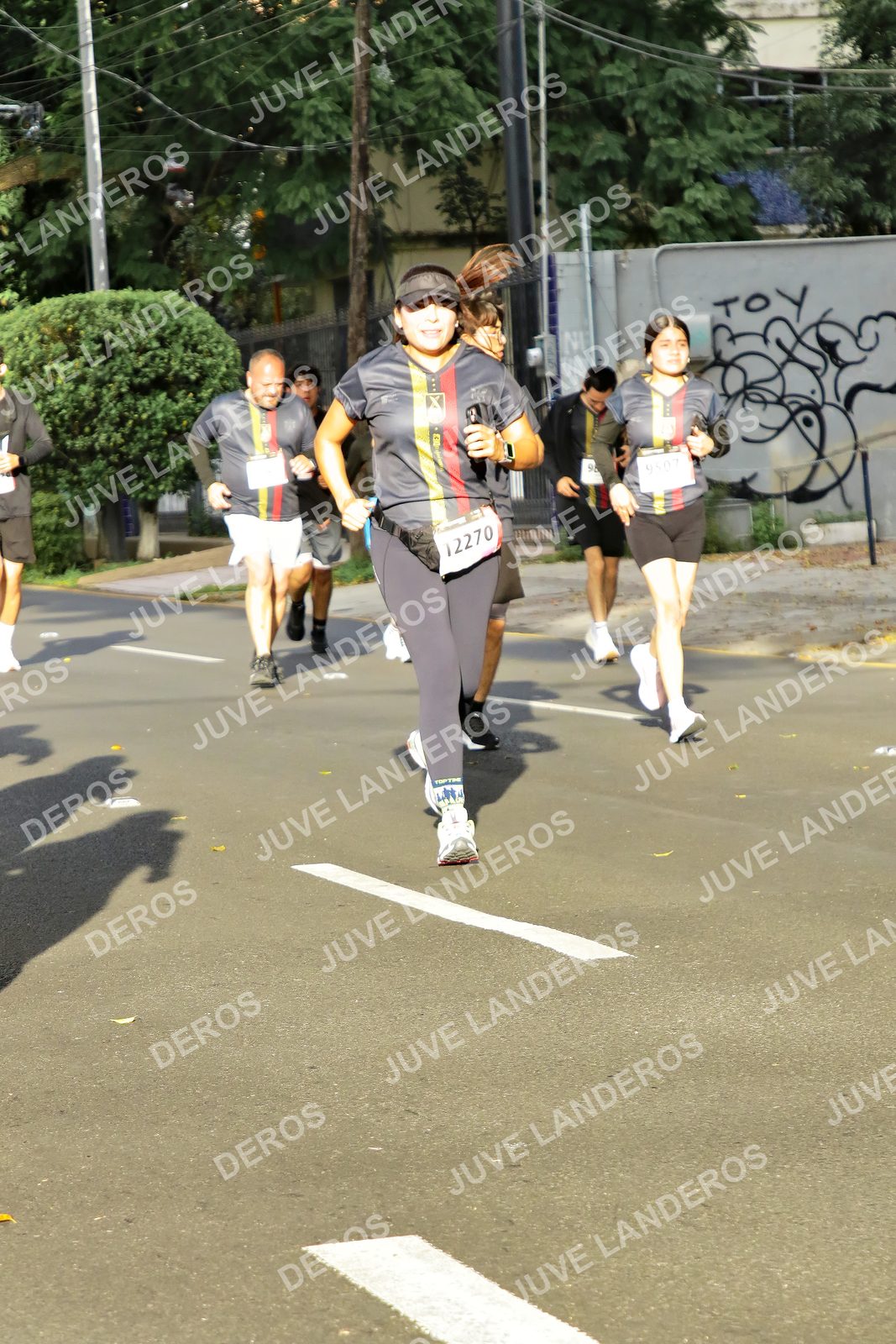 Foto de la X Carrera Leones Negros Red Cola 2026 en Rectoría General de la UdeG, Av. Juárez 976 (meta en Av. Enrique Díaz de León y Pedro Moreno), Guadalajara a las 08:00 · dorsal 12270, 9507, 98