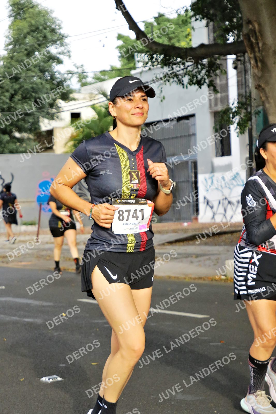 Foto de la X Carrera Leones Negros Red Cola 2026 en Rectoría General de la UdeG, Av. Juárez 976 (meta en Av. Enrique Díaz de León y Pedro Moreno), Guadalajara a las 08:07 · dorsal 8741