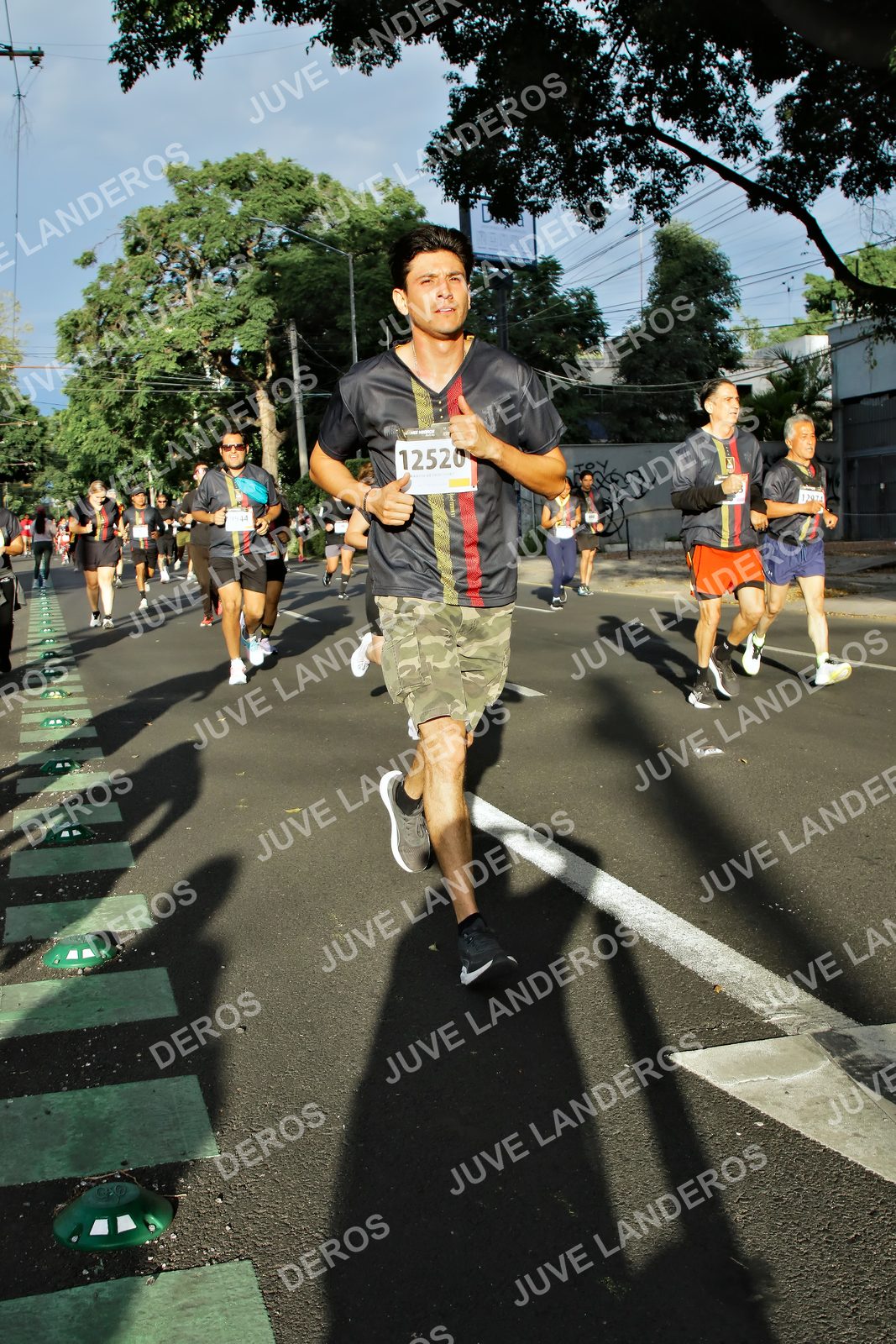 Foto de la X Carrera Leones Negros Red Cola 2026 en Rectoría General de la UdeG, Av. Juárez 976 (meta en Av. Enrique Díaz de León y Pedro Moreno), Guadalajara a las 07:46 · dorsal 12520