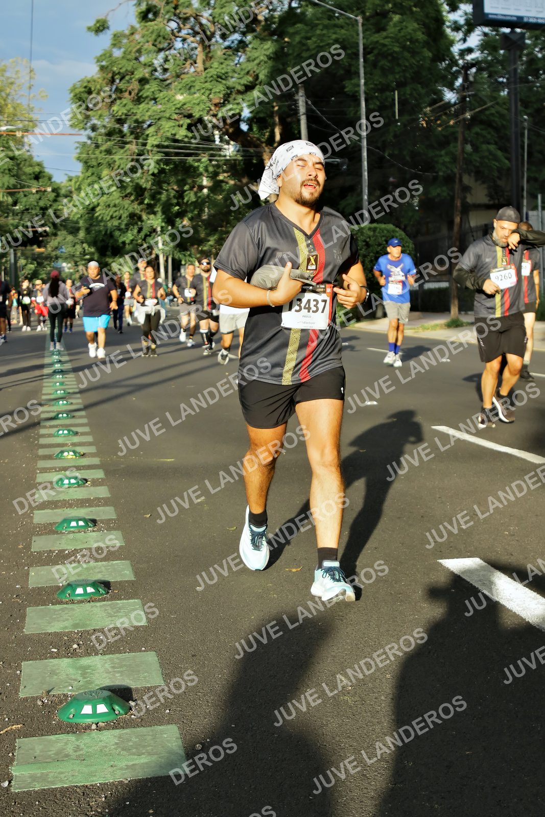 Foto de la X Carrera Leones Negros Red Cola 2026 en Rectoría General de la UdeG, Av. Juárez 976 (meta en Av. Enrique Díaz de León y Pedro Moreno), Guadalajara a las 07:40 · dorsal 3437, 9260
