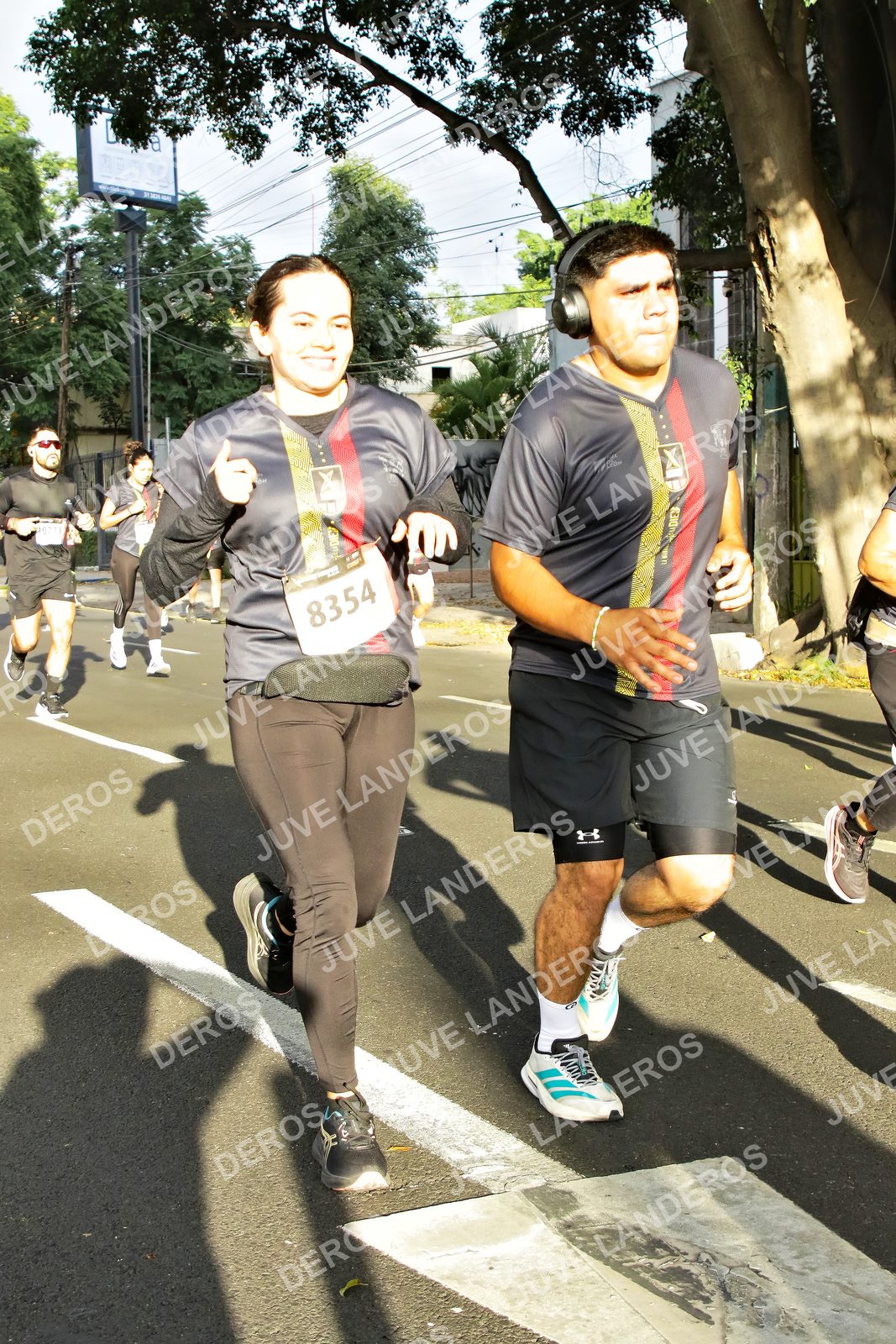 Foto de la X Carrera Leones Negros Red Cola 2026 en Rectoría General de la UdeG, Av. Juárez 976 (meta en Av. Enrique Díaz de León y Pedro Moreno), Guadalajara a las 07:49 · dorsal 8354