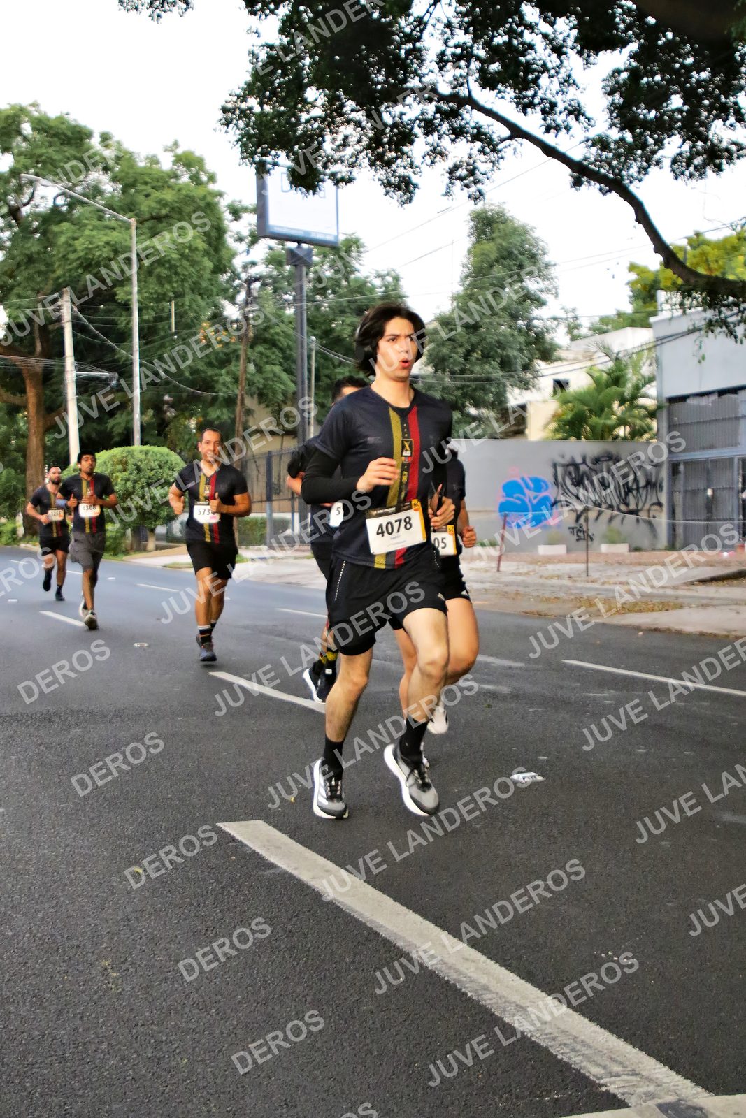 Foto de la X Carrera Leones Negros Red Cola 2026 en Rectoría General de la UdeG, Av. Juárez 976 (meta en Av. Enrique Díaz de León y Pedro Moreno), Guadalajara a las 04:58 · dorsal 4078, 573