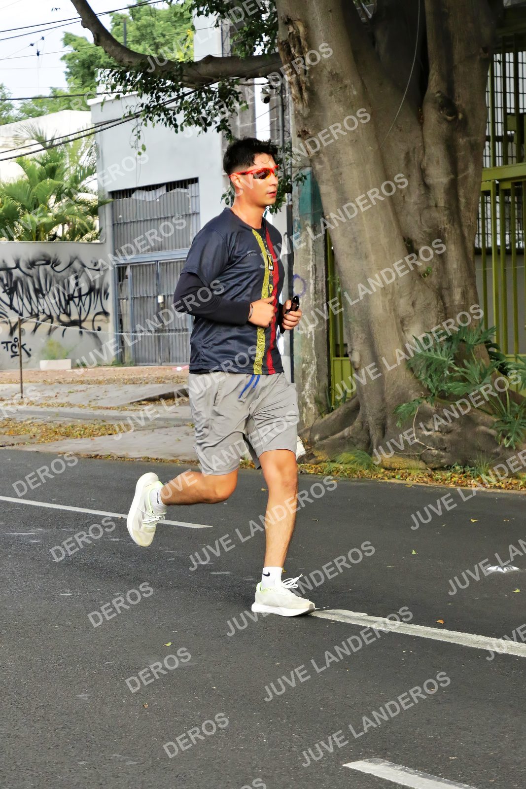 Foto de la X Carrera Leones Negros Red Cola 2026 en Rectoría General de la UdeG, Av. Juárez 976 (meta en Av. Enrique Díaz de León y Pedro Moreno), Guadalajara a las 08:20