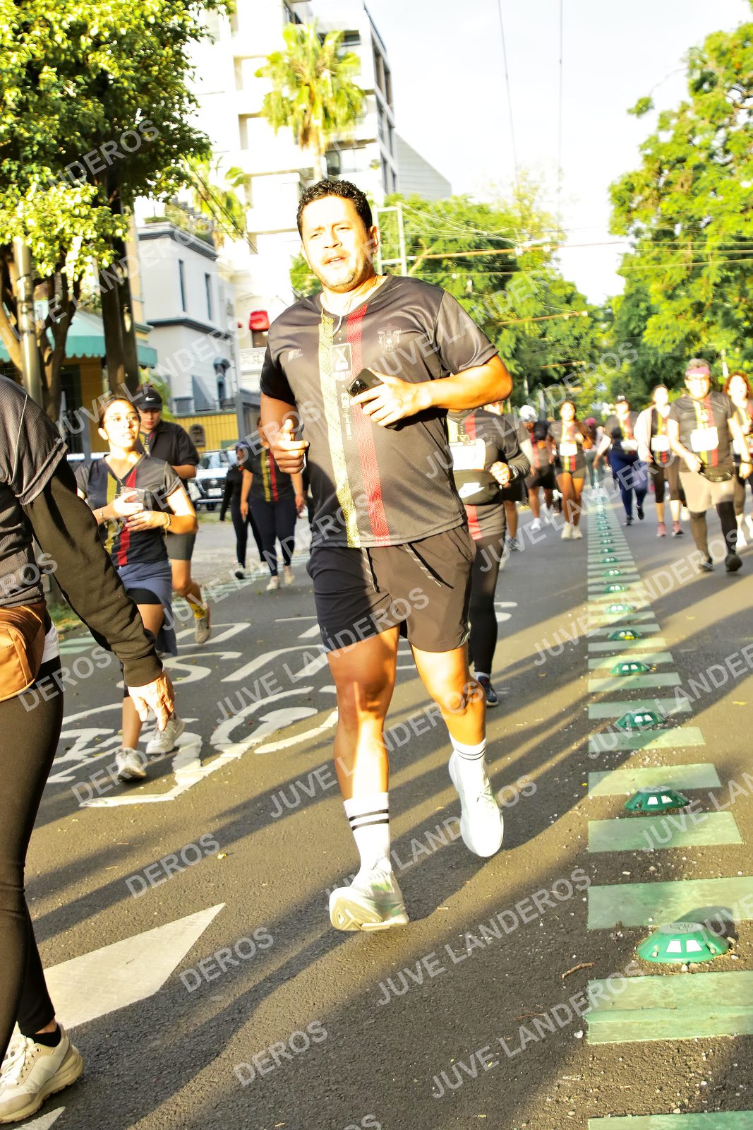Foto de la X Carrera Leones Negros Red Cola 2026 en Rectoría General de la UdeG, Av. Juárez 976 (meta en Av. Enrique Díaz de León y Pedro Moreno), Guadalajara a las 07:24