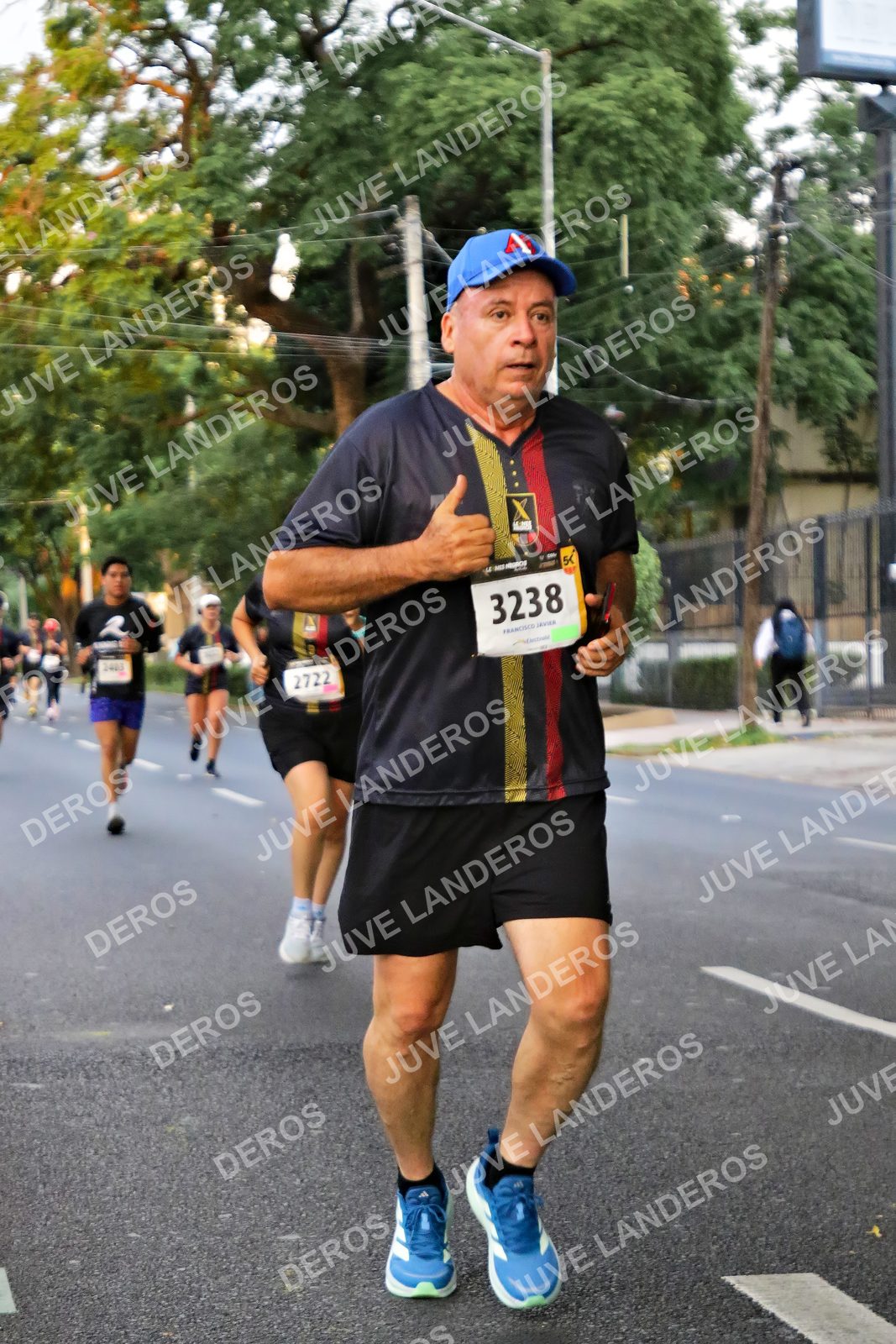 Foto de la X Carrera Leones Negros Red Cola 2026 en Rectoría General de la UdeG, Av. Juárez 976 (meta en Av. Enrique Díaz de León y Pedro Moreno), Guadalajara a las 04:58 · dorsal 3238, 2722