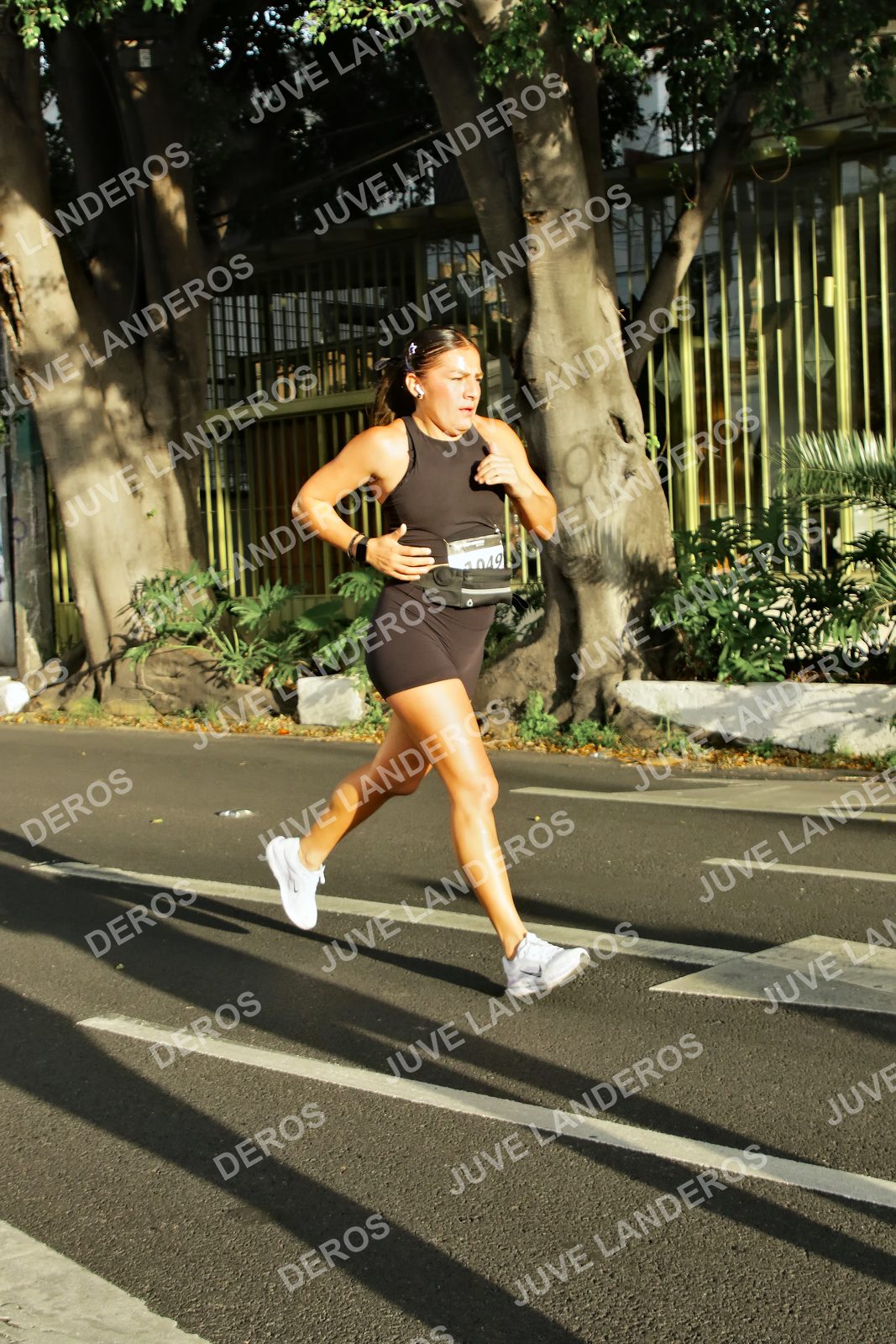 Foto de la X Carrera Leones Negros Red Cola 2026 en Rectoría General de la UdeG, Av. Juárez 976 (meta en Av. Enrique Díaz de León y Pedro Moreno), Guadalajara a las 07:37