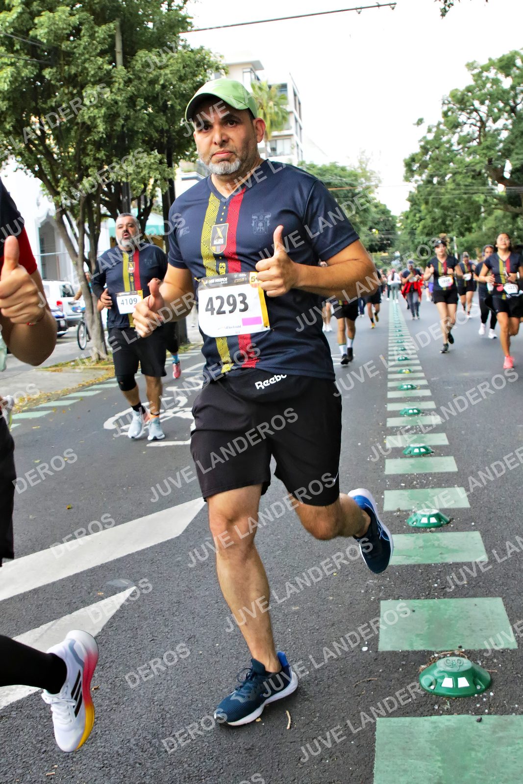 Foto de la X Carrera Leones Negros Red Cola 2026 en Rectoría General de la UdeG, Av. Juárez 976 (meta en Av. Enrique Díaz de León y Pedro Moreno), Guadalajara a las 07:14 · dorsal 4293, 4109