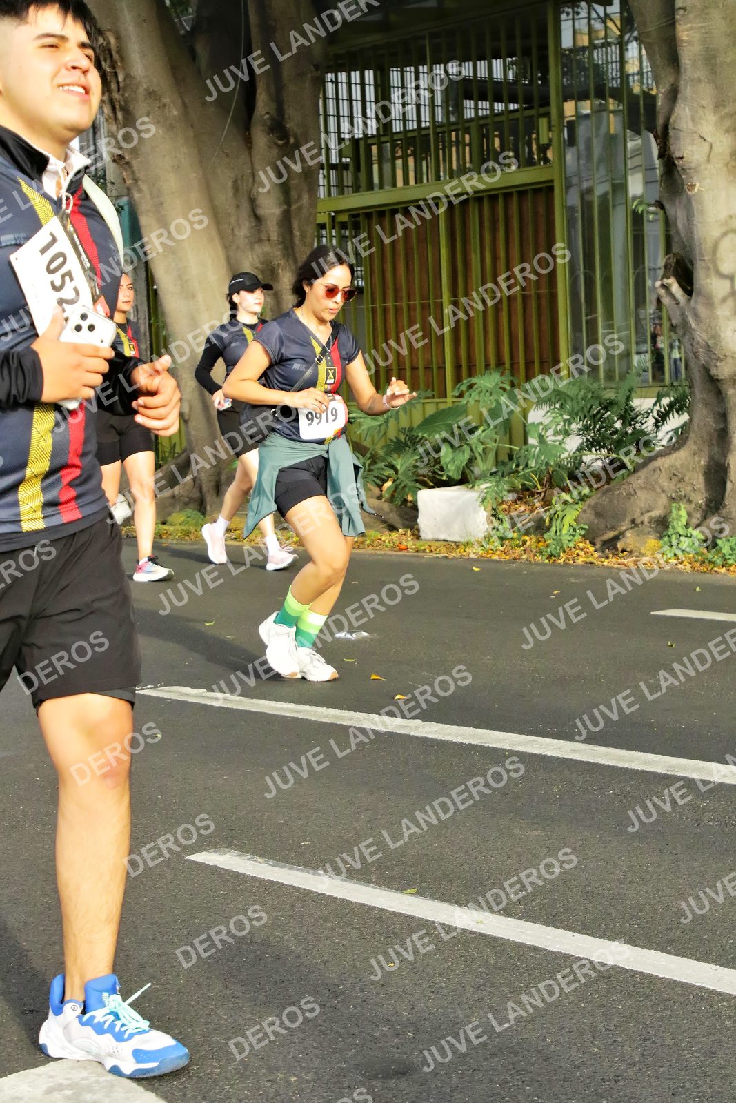 Foto de la X Carrera Leones Negros Red Cola 2026 en Rectoría General de la UdeG, Av. Juárez 976 (meta en Av. Enrique Díaz de León y Pedro Moreno), Guadalajara a las 08:06 · dorsal 1052, 9919