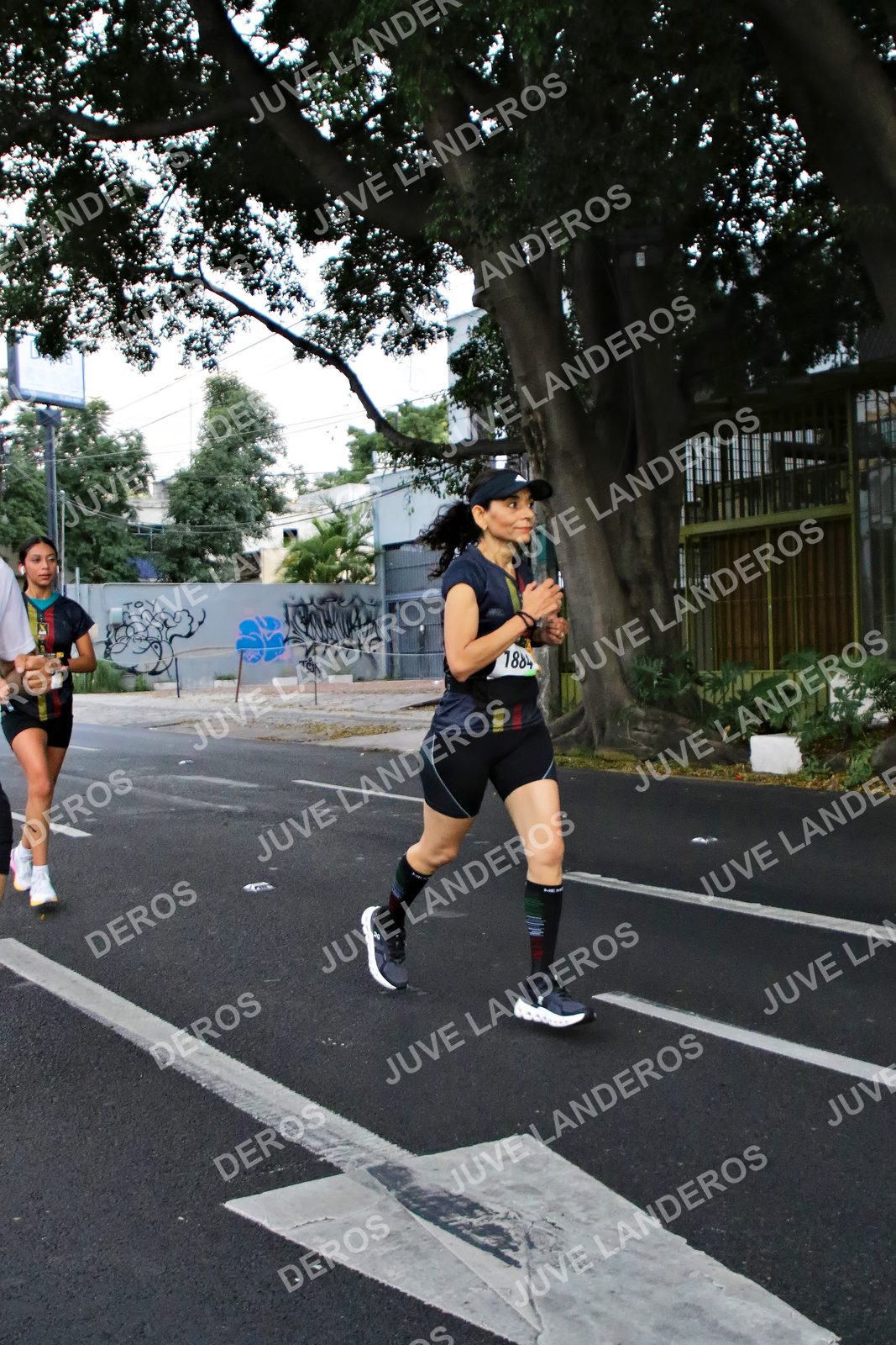 Foto de la X Carrera Leones Negros Red Cola 2026 en Rectoría General de la UdeG, Av. Juárez 976 (meta en Av. Enrique Díaz de León y Pedro Moreno), Guadalajara a las 04:57