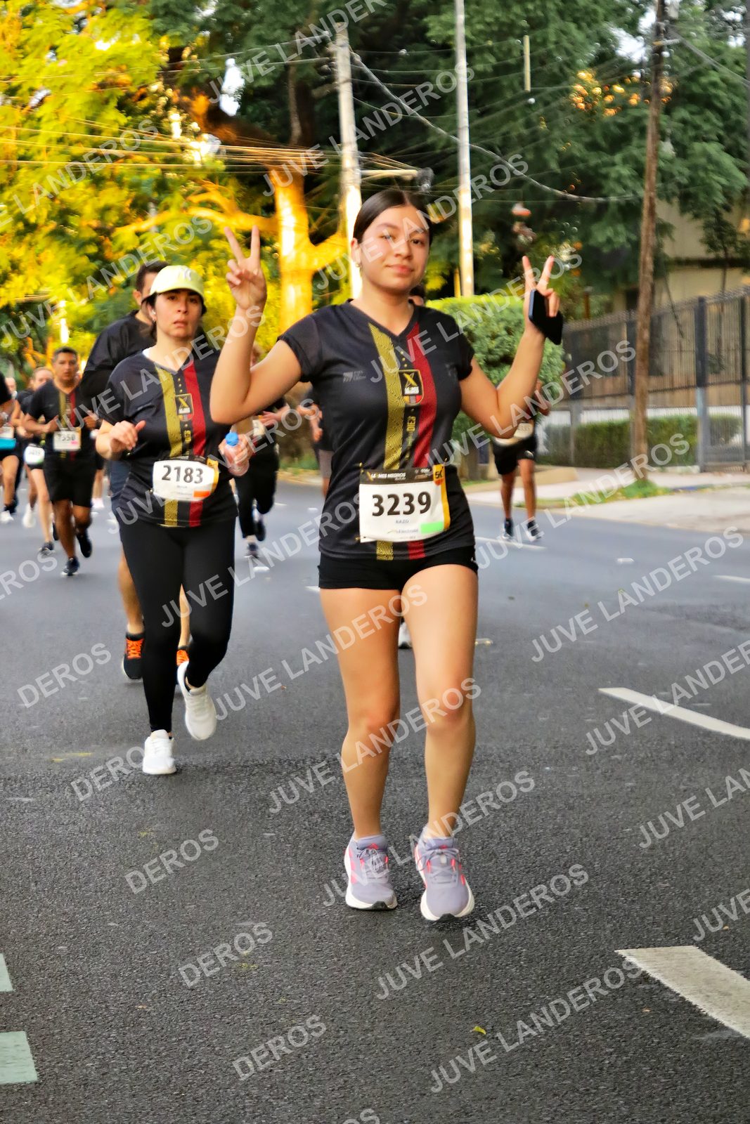 Foto de la X Carrera Leones Negros Red Cola 2026 en Rectoría General de la UdeG, Av. Juárez 976 (meta en Av. Enrique Díaz de León y Pedro Moreno), Guadalajara a las 05:02 · dorsal 3239, 2183