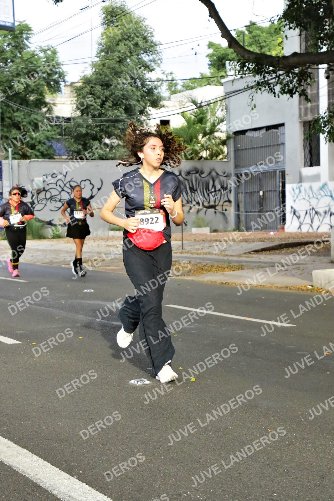 Foto de la X Carrera Leones Negros Red Cola 2026 en Rectoría General de la UdeG, Av. Juárez 976 (meta en Av. Enrique Díaz de León y Pedro Moreno), Guadalajara a las 08:13 · dorsal 8922