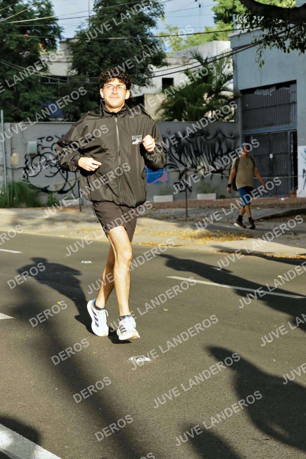 Foto de la X Carrera Leones Negros Red Cola 2026 en Rectoría General de la UdeG, Av. Juárez 976 (meta en Av. Enrique Díaz de León y Pedro Moreno), Guadalajara a las 07:42