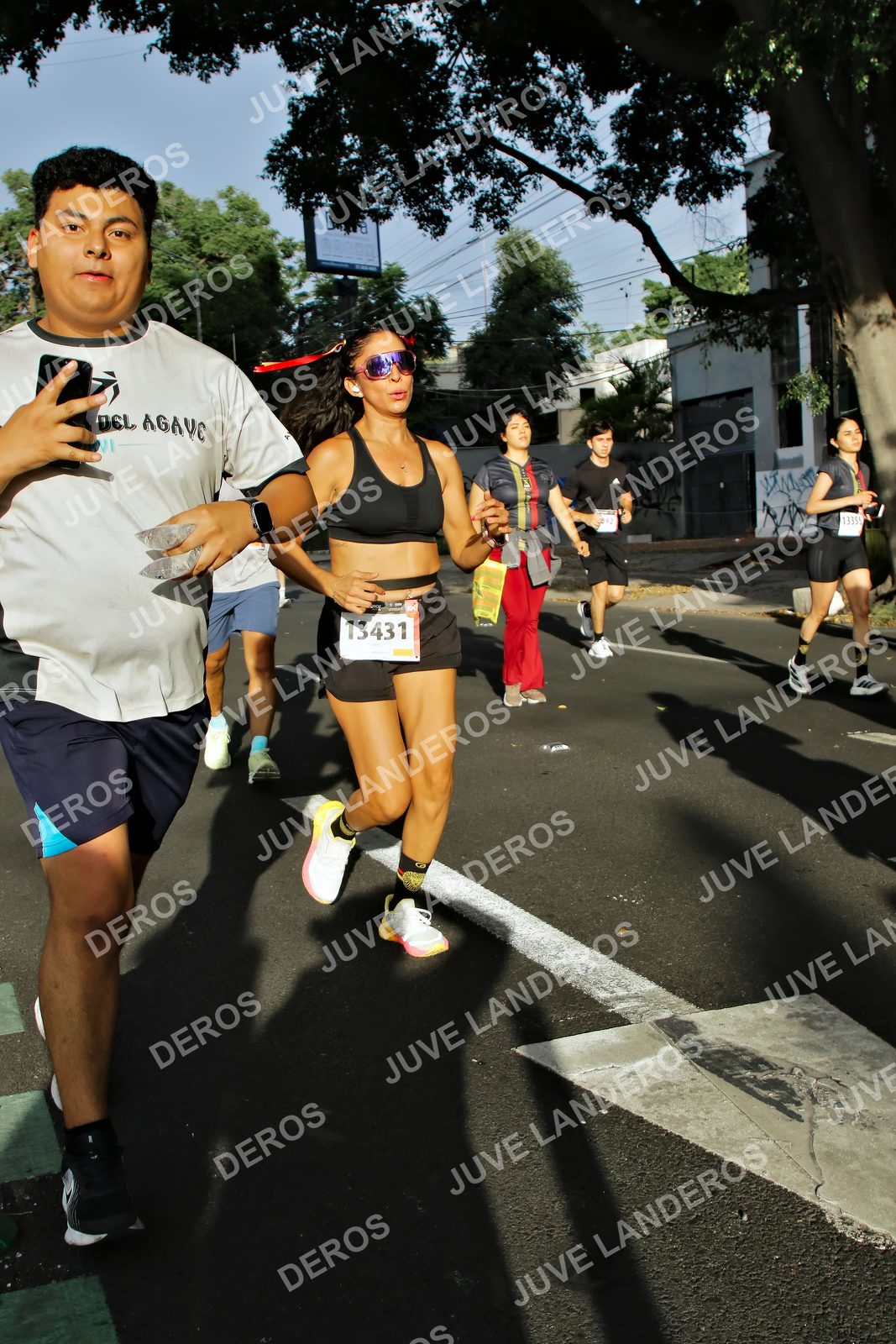 Foto de la X Carrera Leones Negros Red Cola 2026 en Rectoría General de la UdeG, Av. Juárez 976 (meta en Av. Enrique Díaz de León y Pedro Moreno), Guadalajara a las 07:57 · dorsal 13431