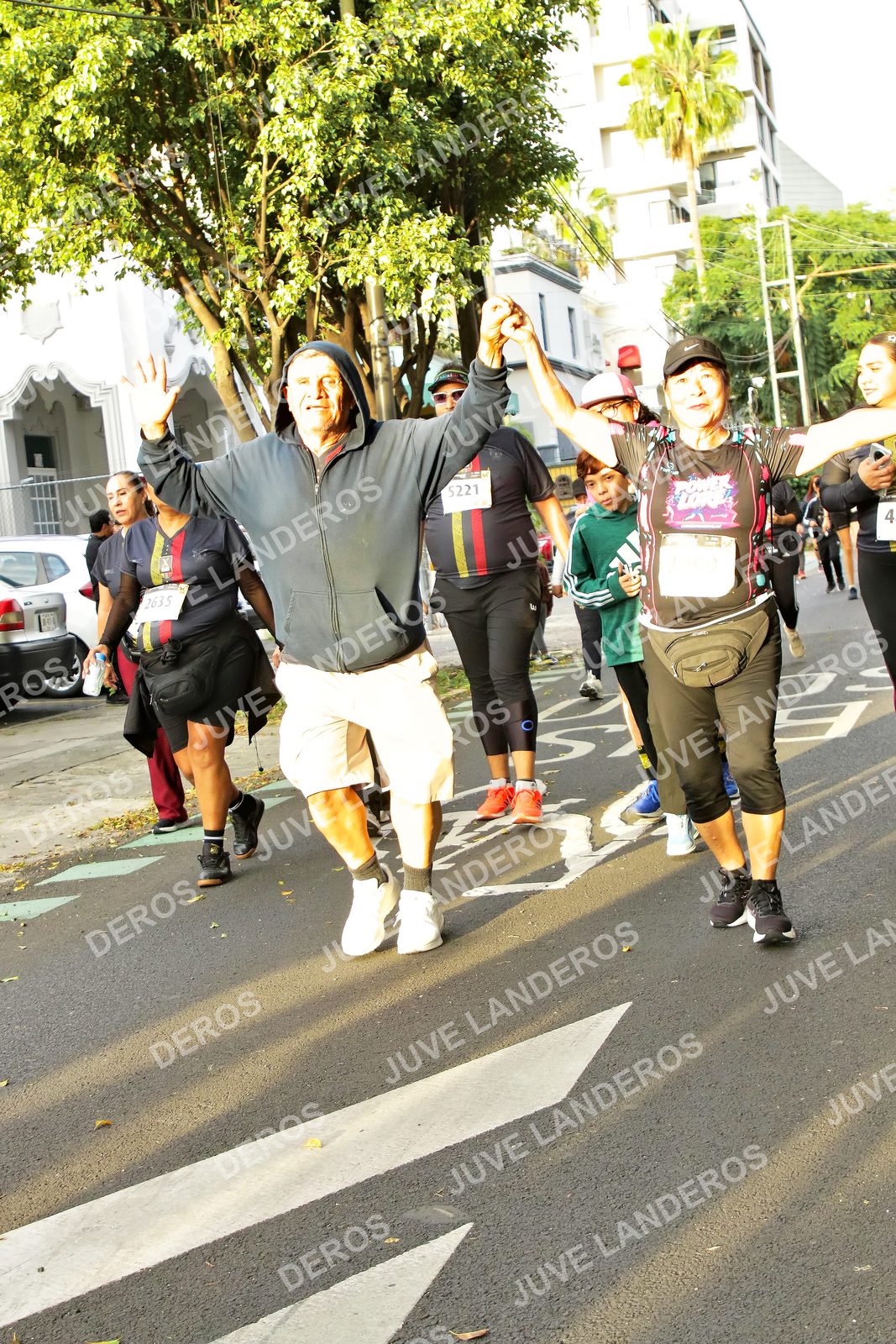 Foto de la X Carrera Leones Negros Red Cola 2026 en Rectoría General de la UdeG, Av. Juárez 976 (meta en Av. Enrique Díaz de León y Pedro Moreno), Guadalajara a las 07:23 · dorsal 5221, 2635