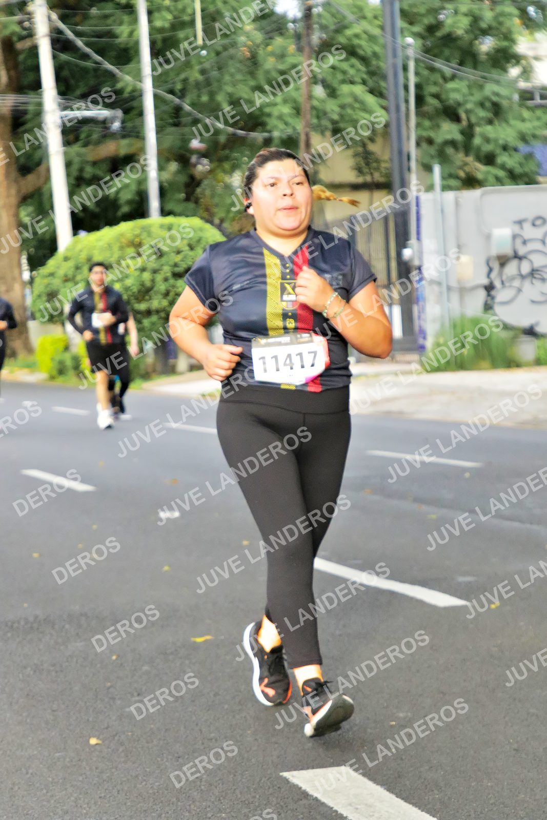 Foto de la X Carrera Leones Negros Red Cola 2026 en Rectoría General de la UdeG, Av. Juárez 976 (meta en Av. Enrique Díaz de León y Pedro Moreno), Guadalajara a las 08:14 · dorsal 11417