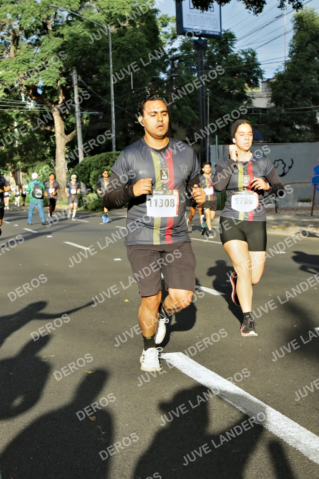 Foto de la X Carrera Leones Negros Red Cola 2026 en Rectoría General de la UdeG, Av. Juárez 976 (meta en Av. Enrique Díaz de León y Pedro Moreno), Guadalajara a las 07:49 · dorsal 9786, 11308